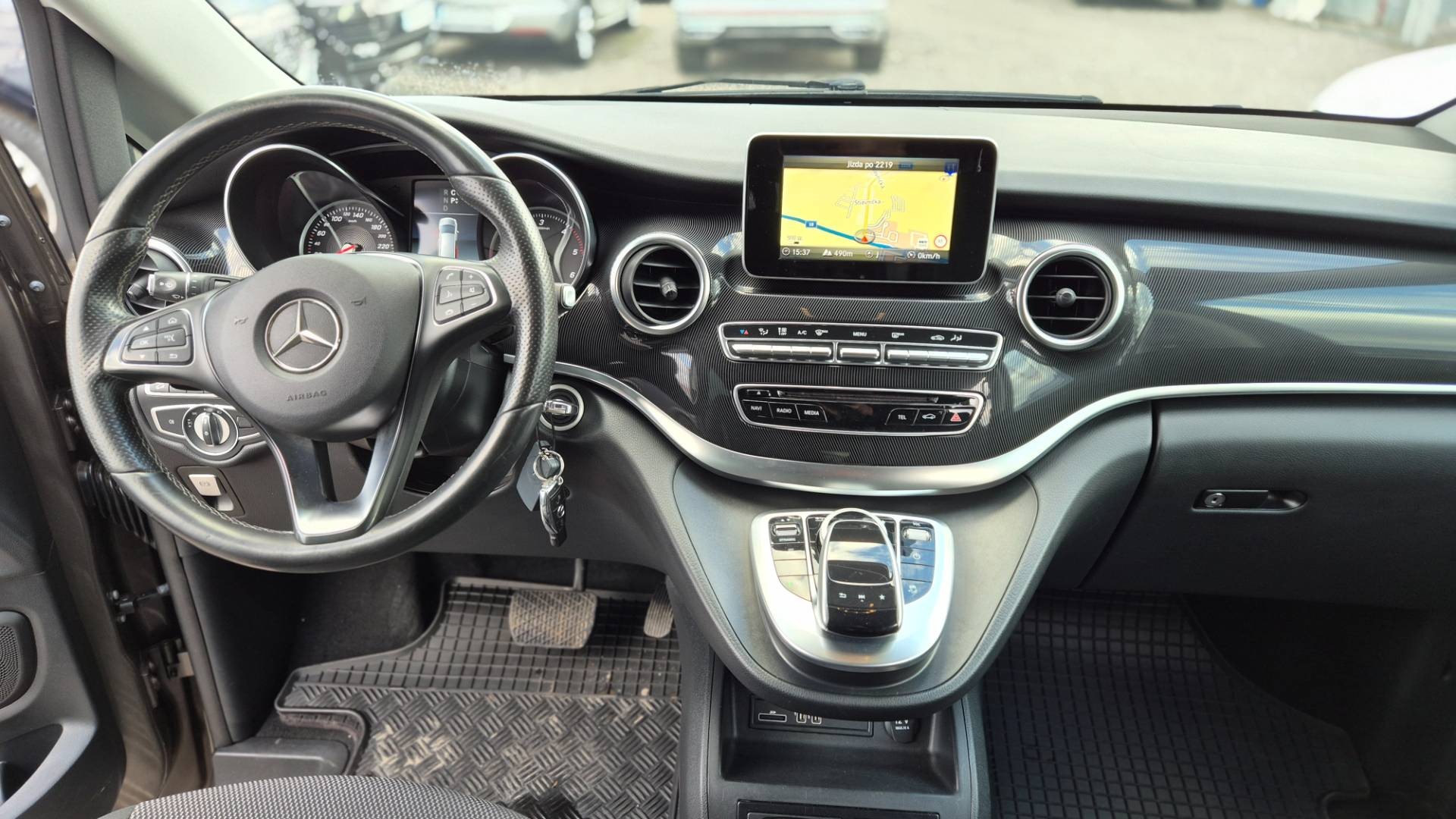 Mercedes-Benz V trieda V250 d kompakt 4MATIC A/T – Obrázok 24