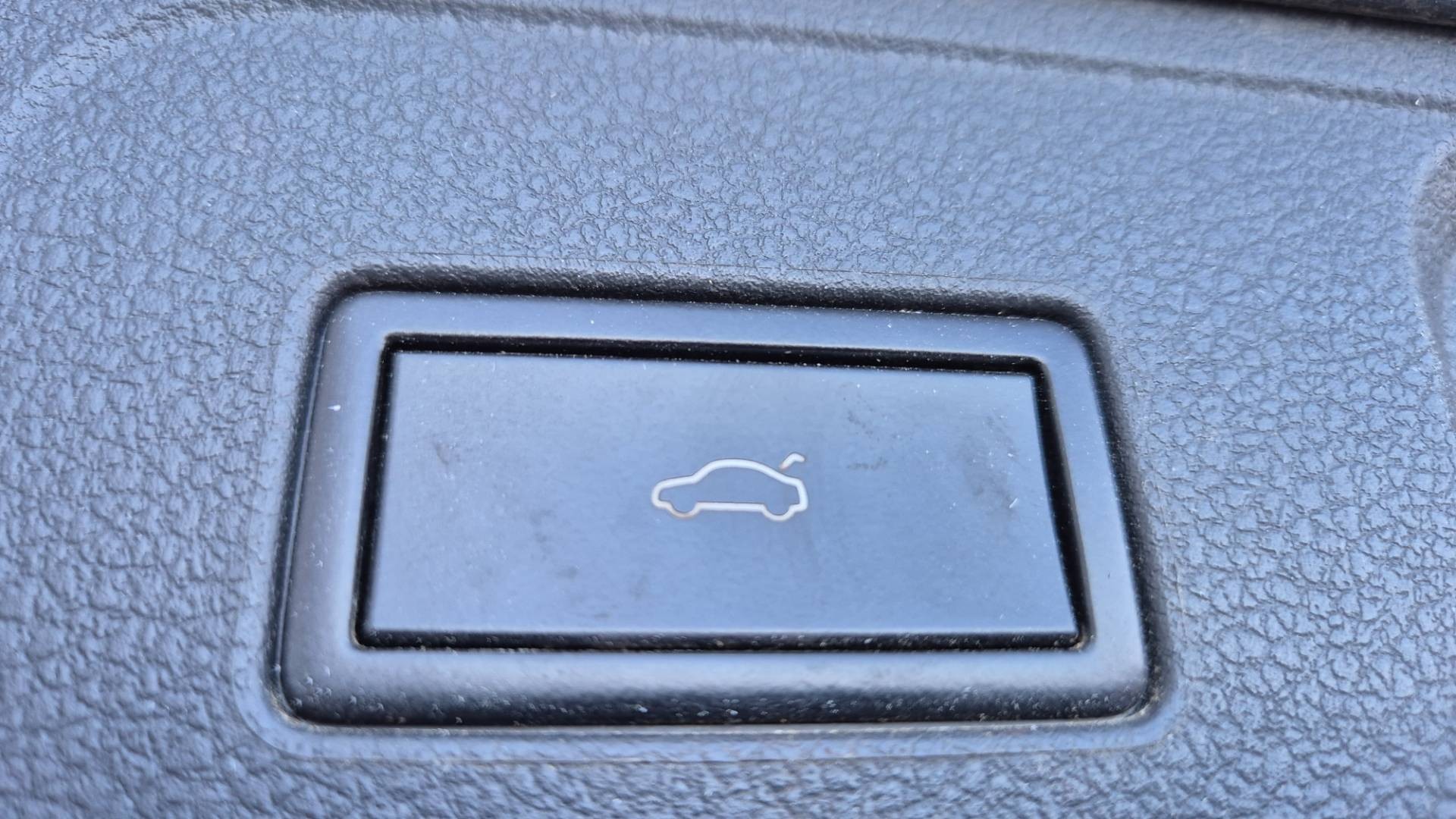 Volkswagen Passat Variant 2.0 TDI BMT Highline DSG – Obrázok 15