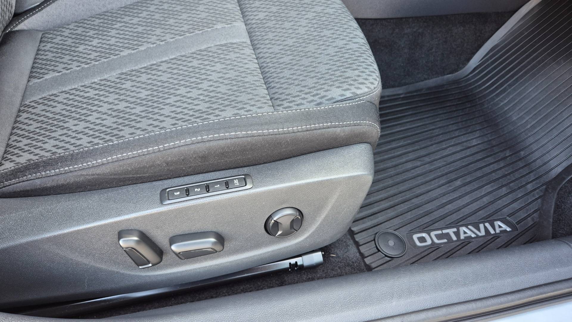 Škoda Octavia Combi 2.0 TDI SCR Style DSG – Obrázok 38