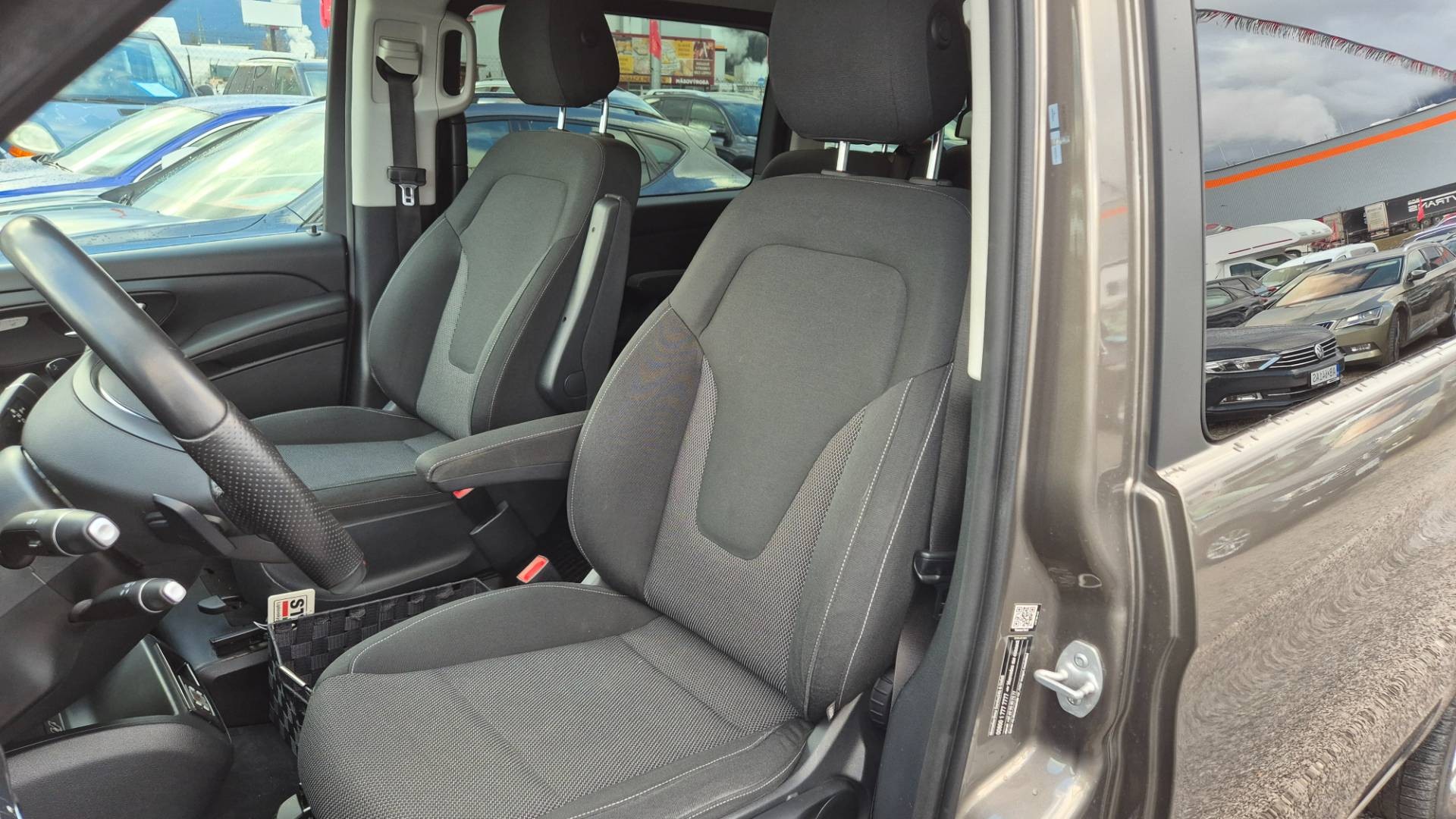 Mercedes-Benz V trieda V250 d kompakt 4MATIC A/T – Obrázok 29