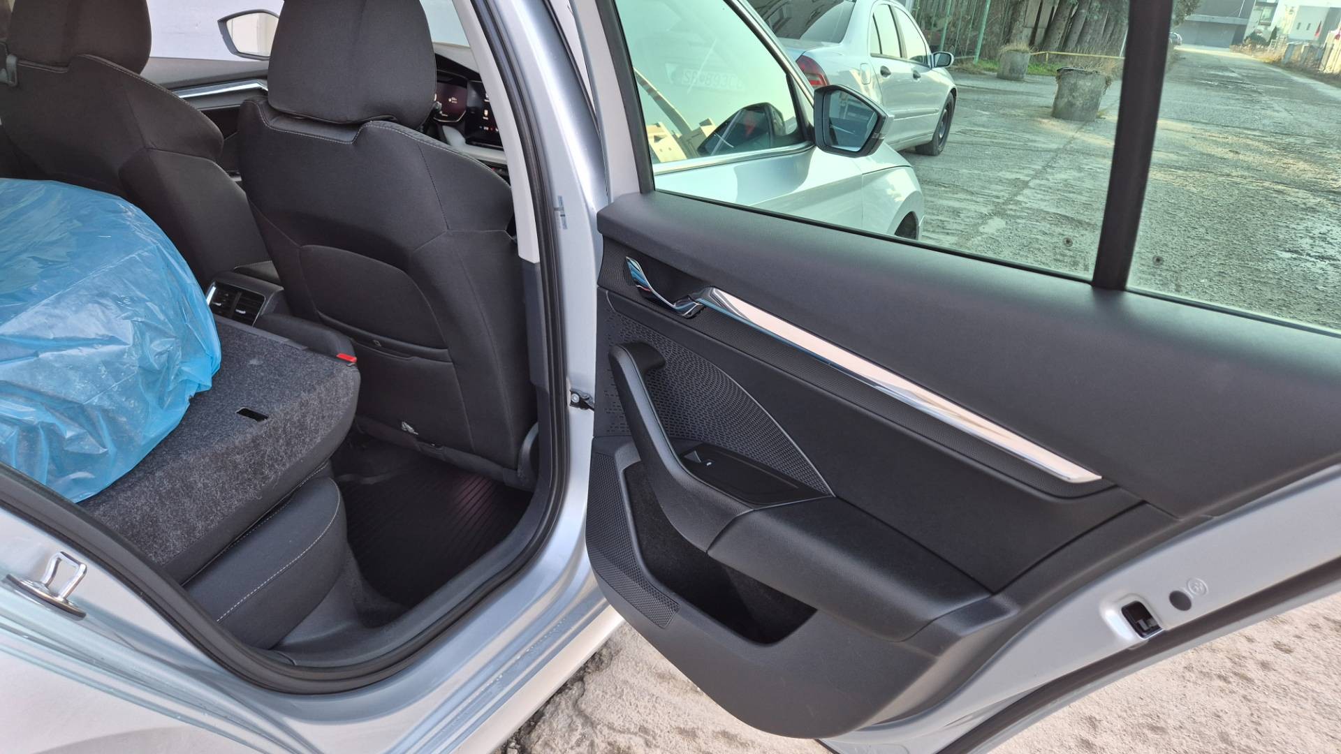 Škoda Octavia Combi 2.0 TDI SCR Style DSG – Obrázok 35