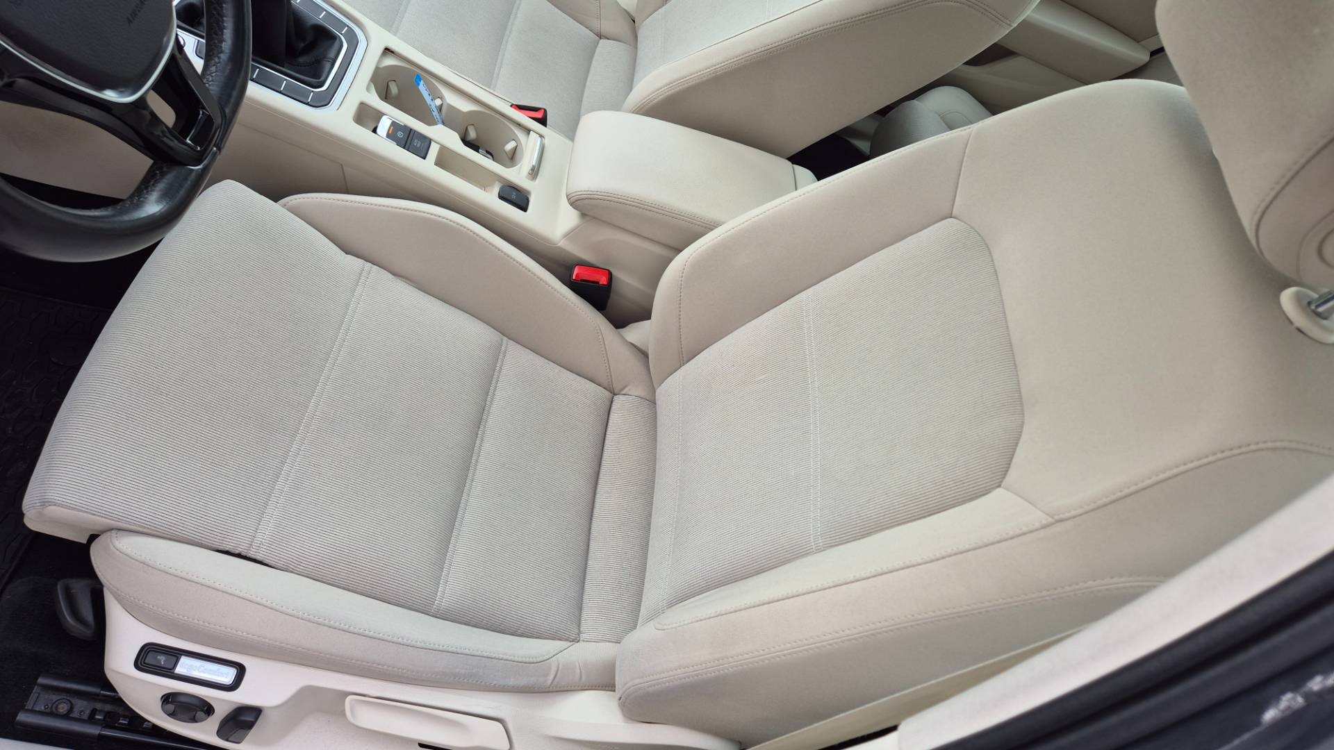 Volkswagen Passat 2.0 TDI BMT Comfortline – Obrázok 20