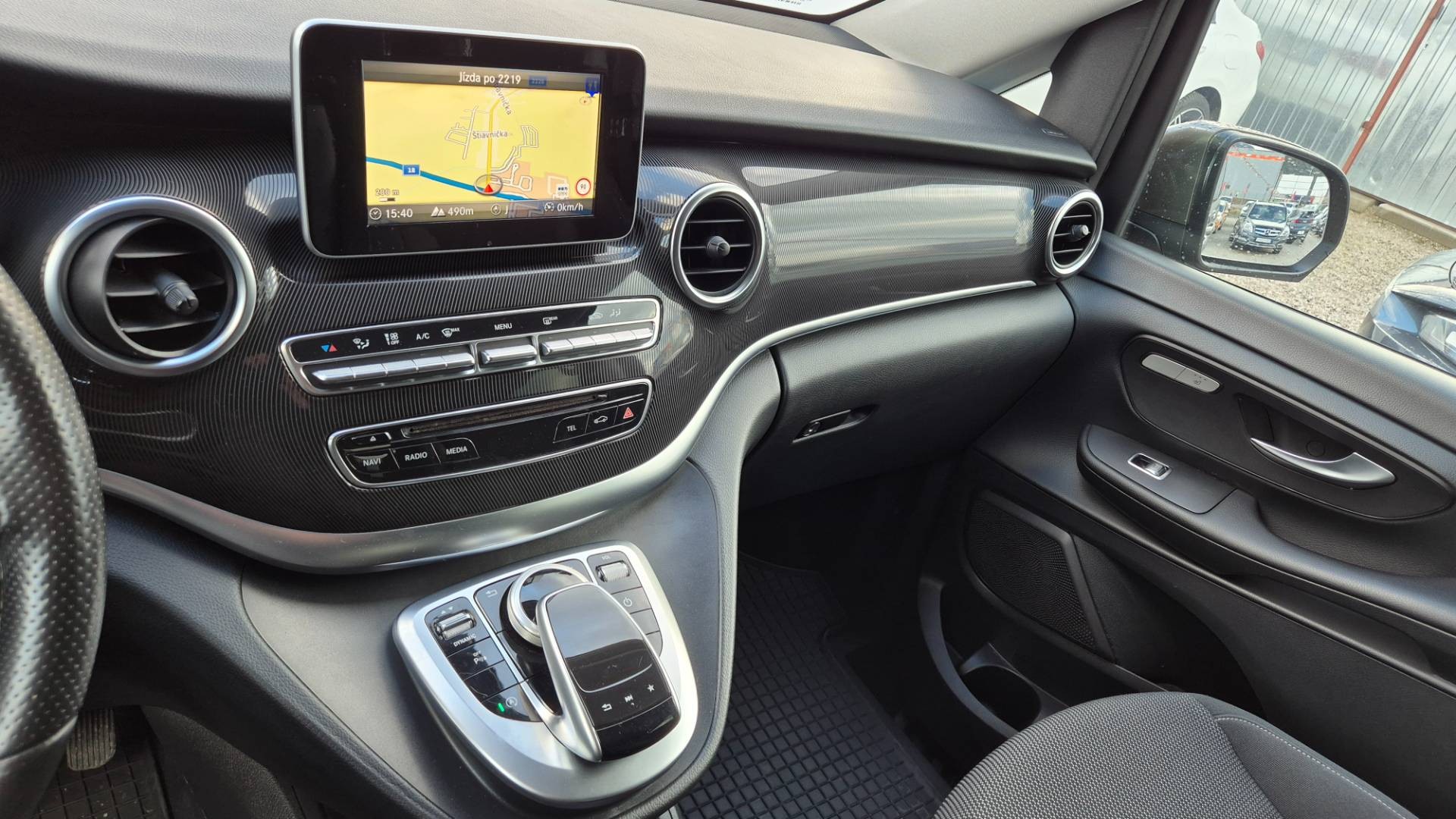 Mercedes-Benz V trieda V250 d kompakt 4MATIC A/T – Obrázok 45