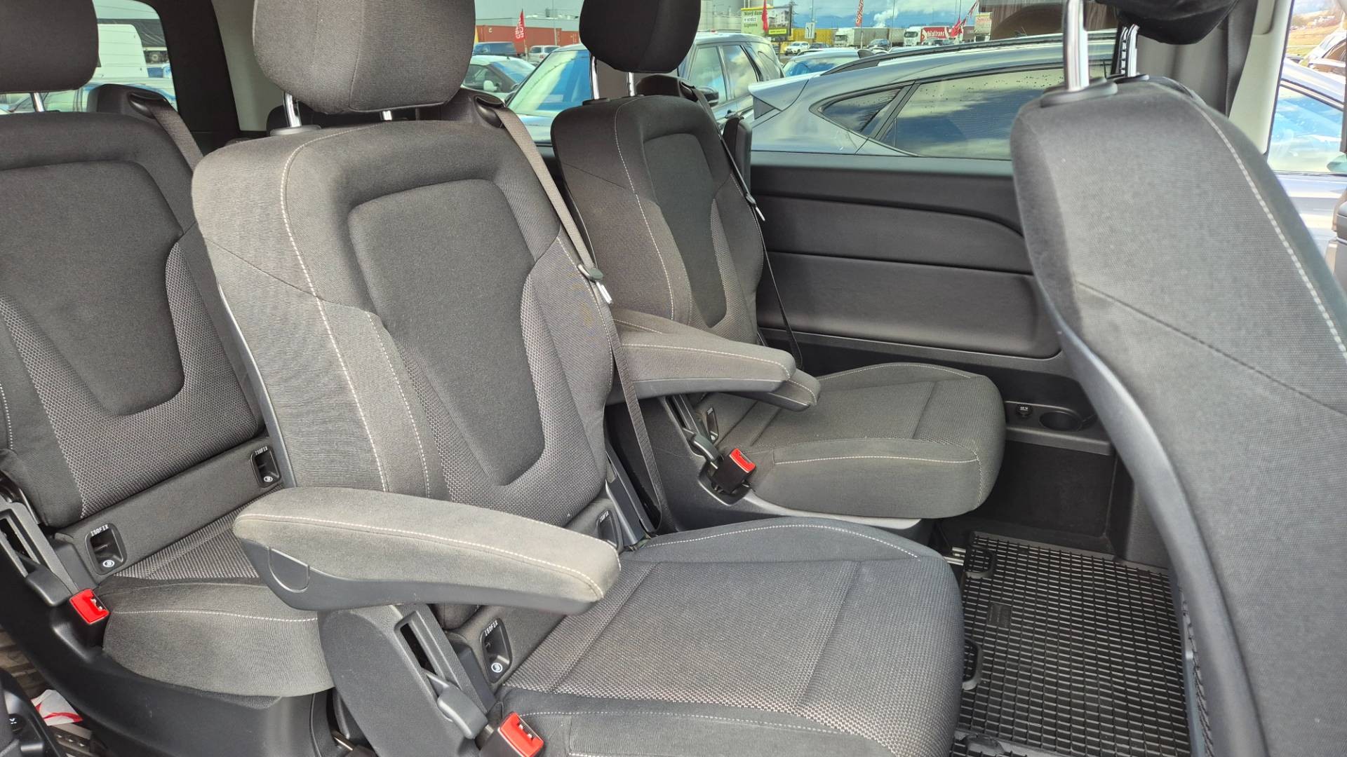 Mercedes-Benz V trieda V250 d kompakt 4MATIC A/T – Obrázok 19