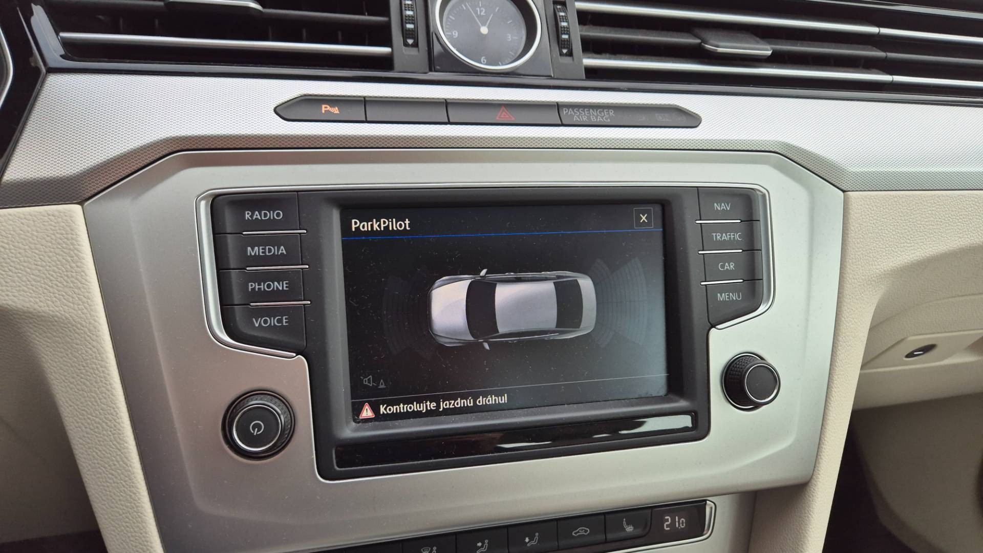 Volkswagen Passat 2.0 TDI BMT Comfortline – Obrázok 26