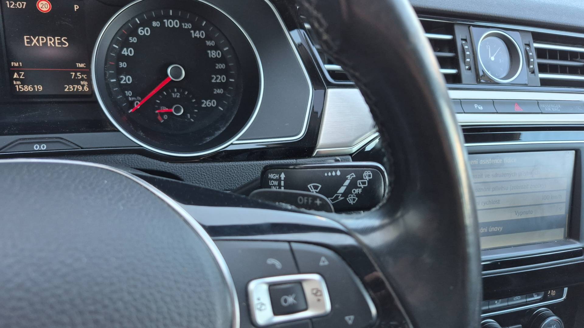 Volkswagen Passat Variant 2.0 TDI BMT Highline DSG – Obrázok 32