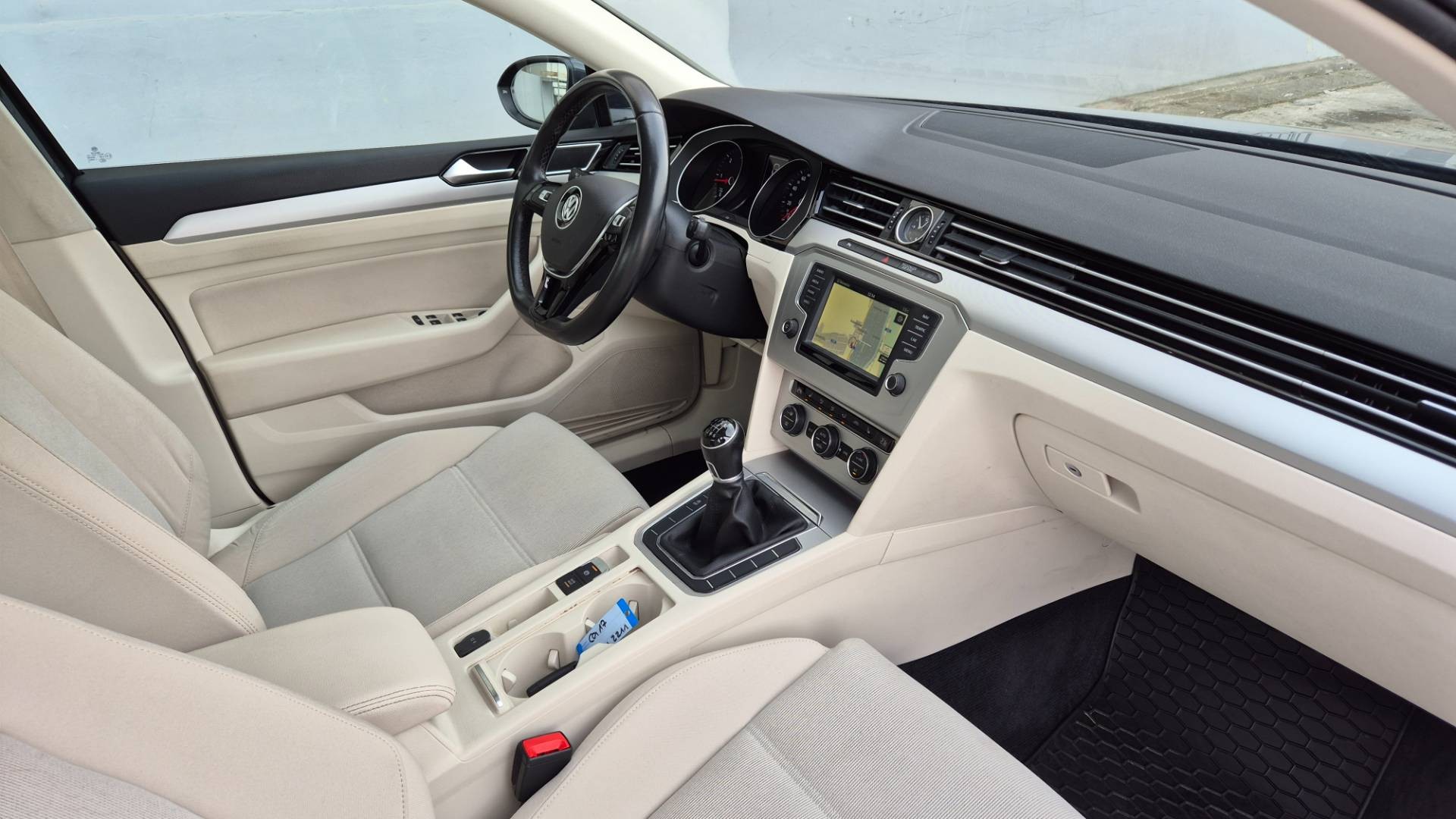 Volkswagen Passat 2.0 TDI BMT Comfortline – Obrázok 13