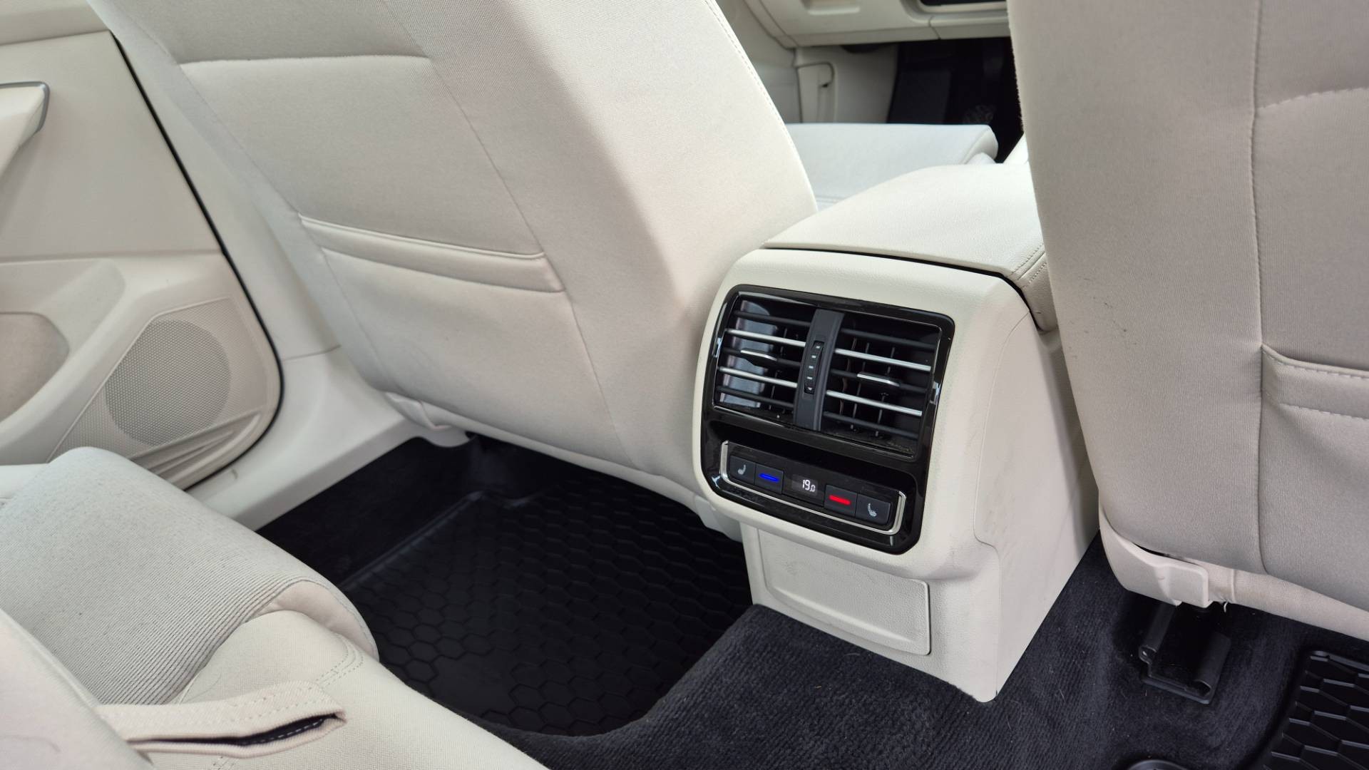 Volkswagen Passat 2.0 TDI BMT Comfortline – Obrázok 15