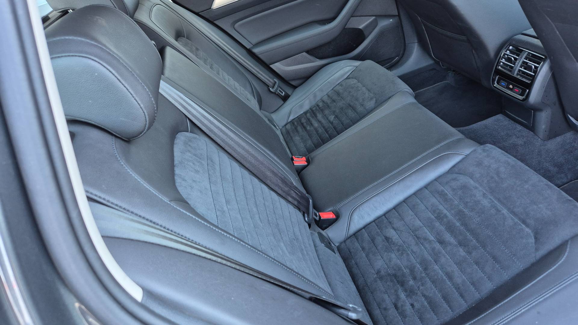 Volkswagen Passat Variant 2.0 TDI BMT Highline DSG – Obrázok 18