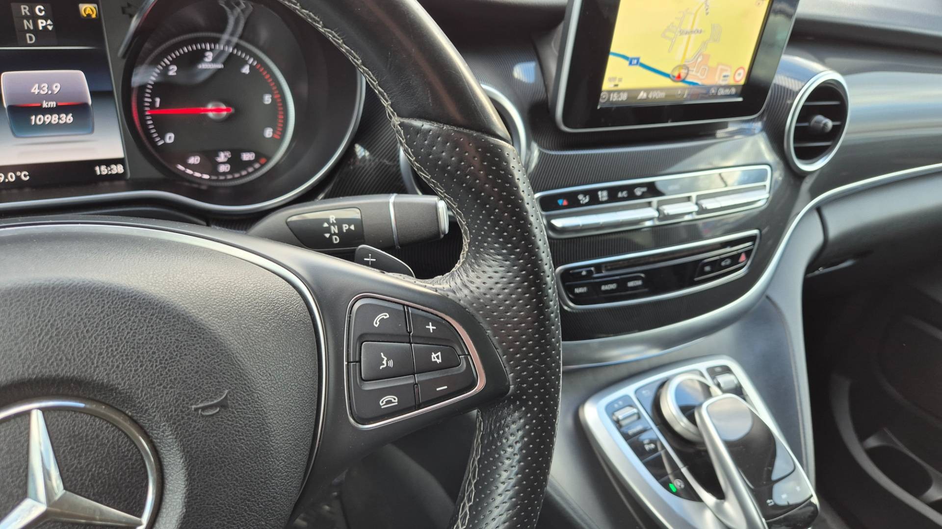 Mercedes-Benz V trieda V250 d kompakt 4MATIC A/T – Obrázok 33