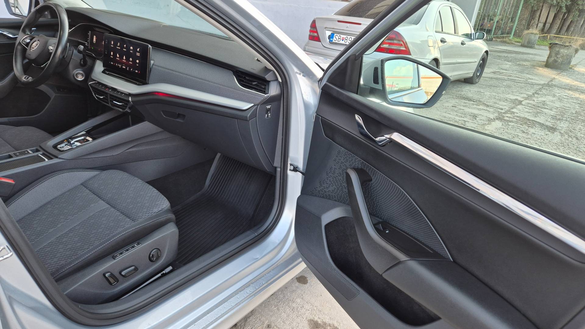 Škoda Octavia Combi 2.0 TDI SCR Style DSG – Obrázok 36