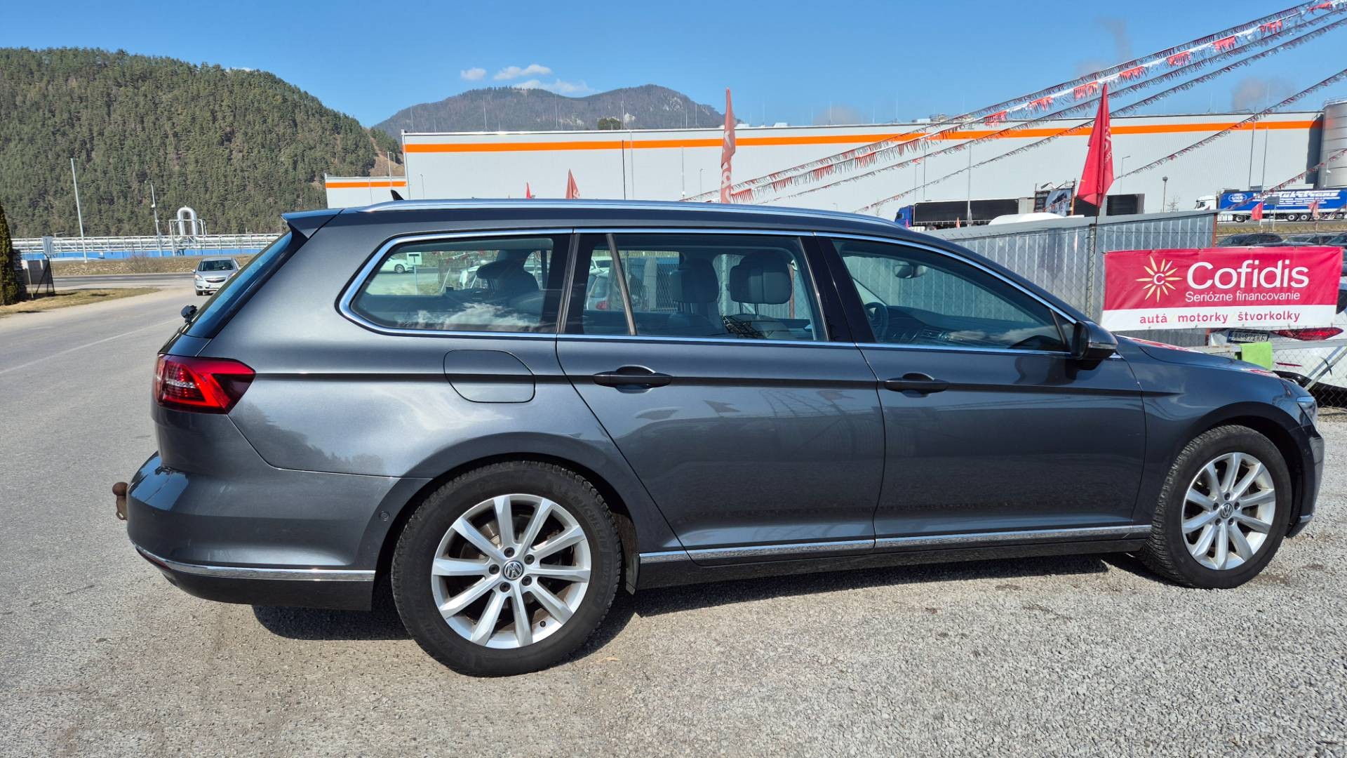 Volkswagen Passat Variant 2.0 TDI BMT Highline DSG – Obrázok 3