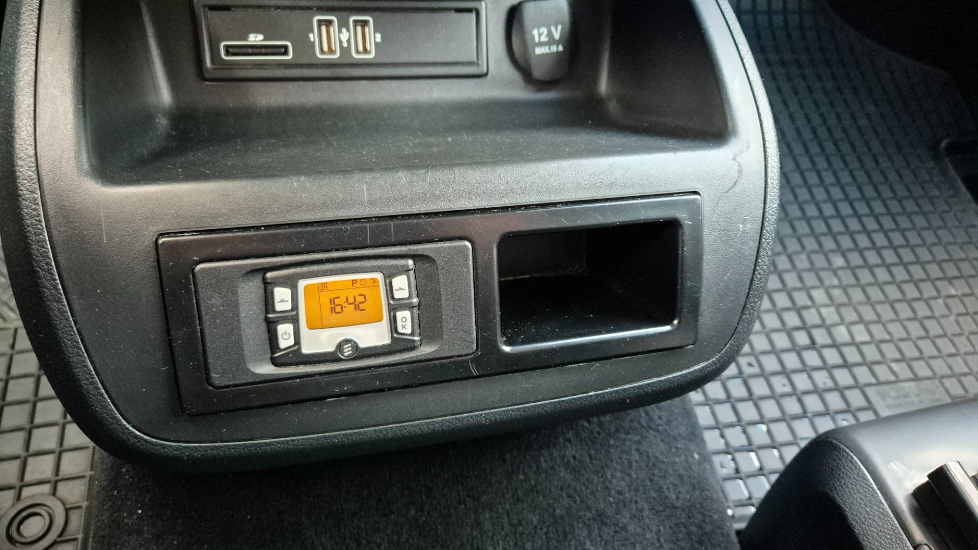 Mercedes-Benz V trieda V250 d kompakt 4MATIC A/T – Obrázok 30