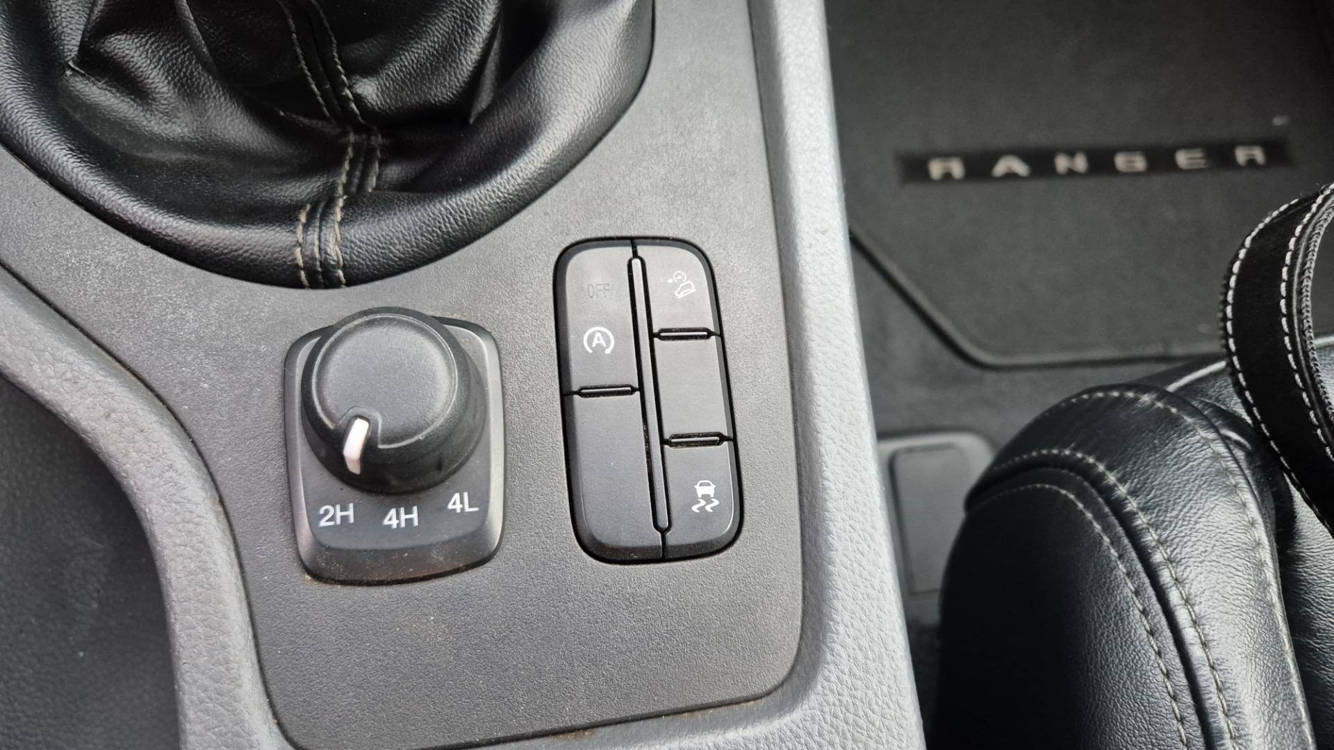 Ford Ranger 3.2 TDCi Duratorq 4x4 DoubleCab Limited – Obrázok 38