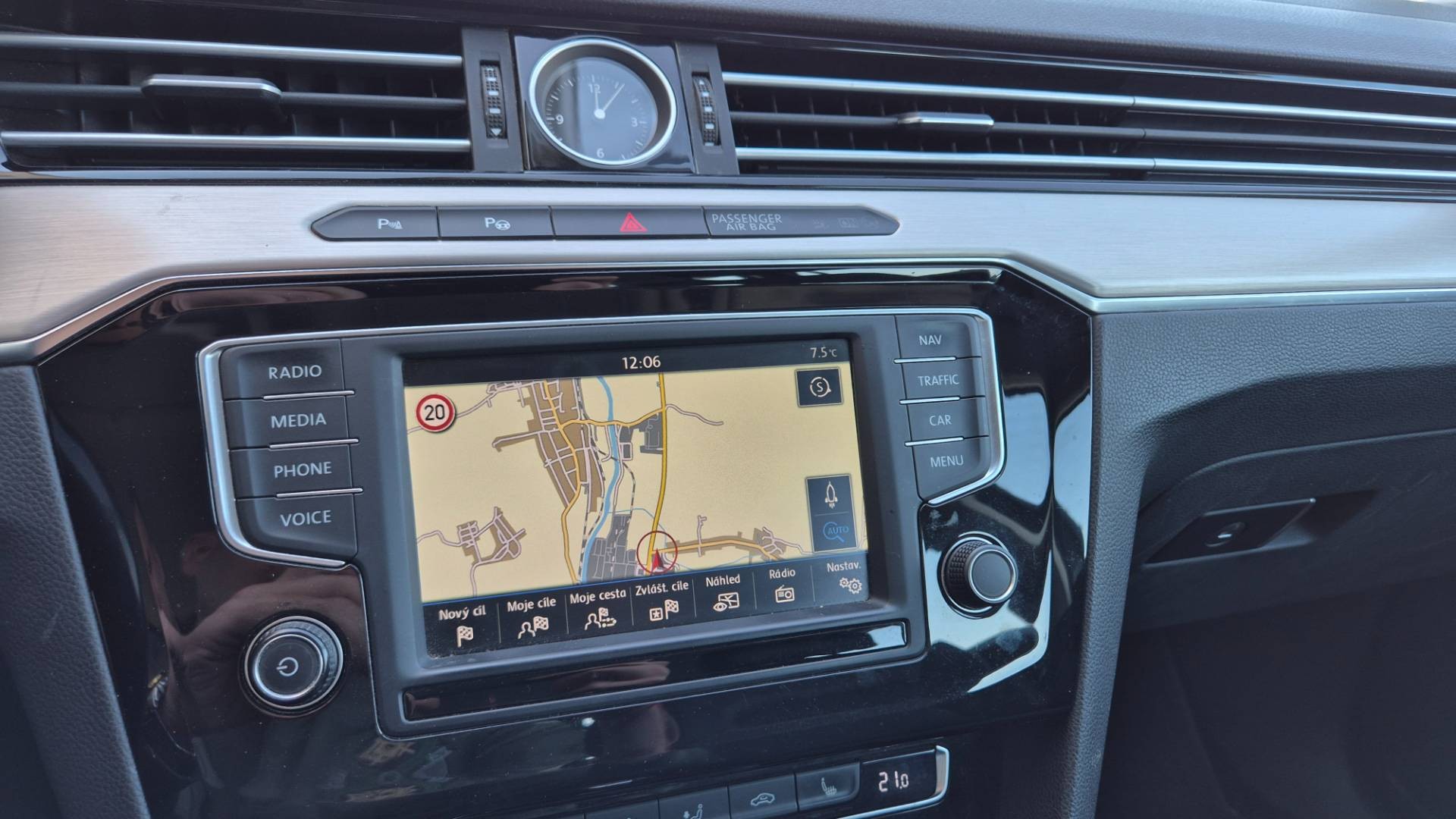 Volkswagen Passat Variant 2.0 TDI BMT Highline DSG – Obrázok 25