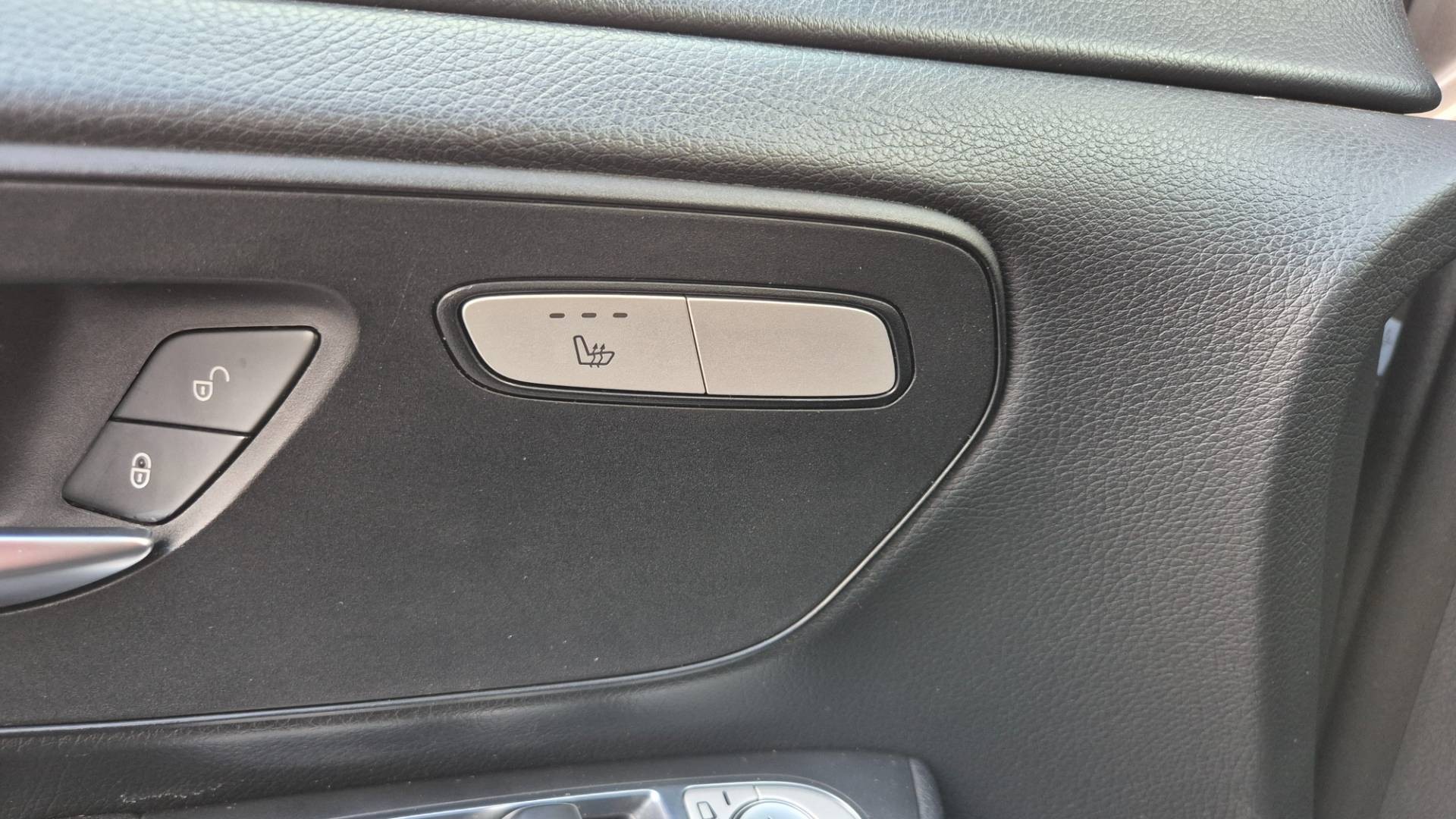 Mercedes-Benz V trieda V250 d kompakt 4MATIC A/T – Obrázok 39