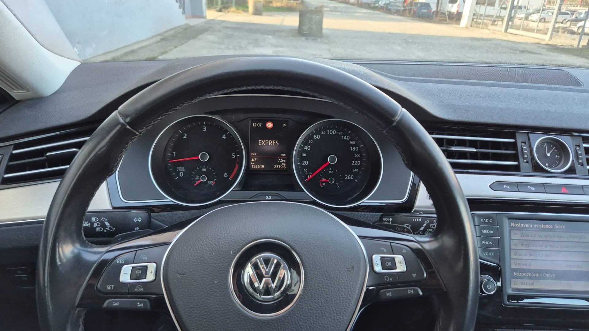 Volkswagen Passat Variant 2.0 TDI BMT Highline DSG – Obrázok 30
