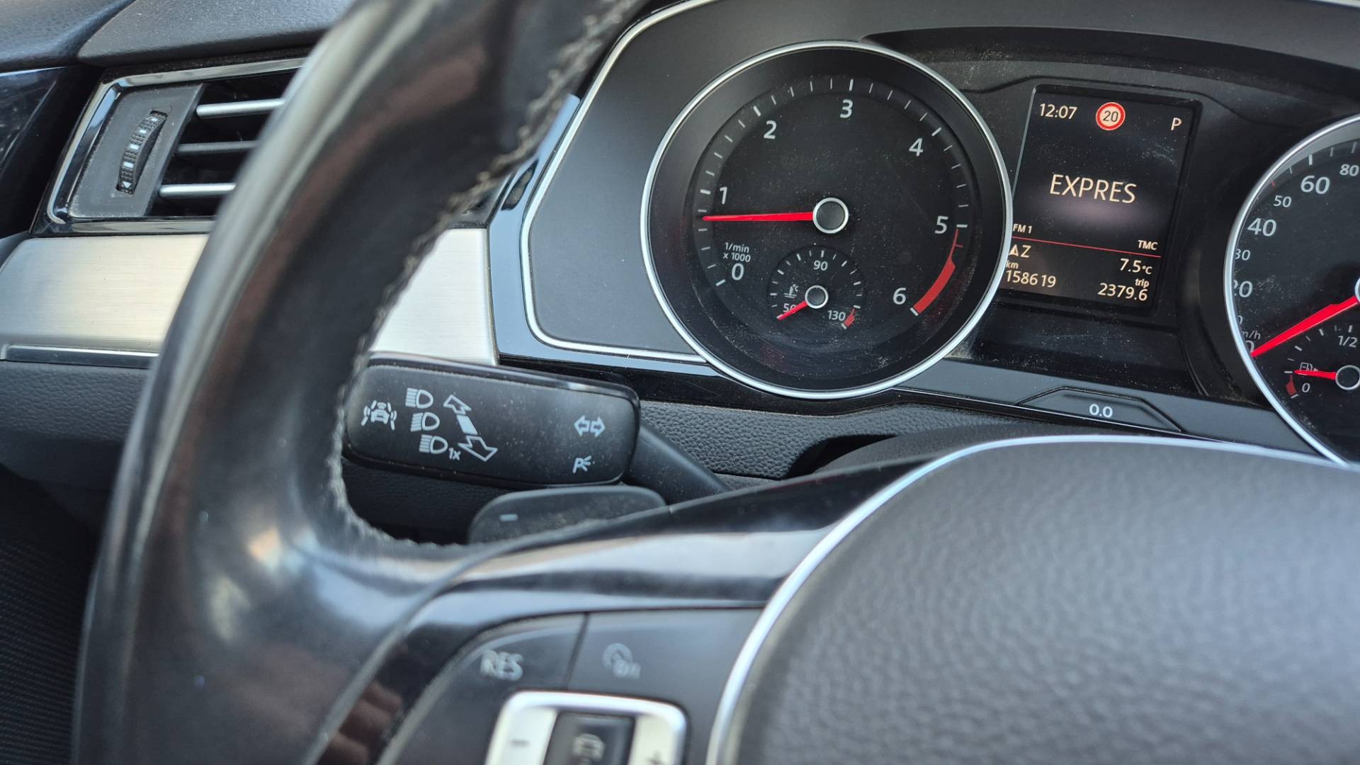 Volkswagen Passat Variant 2.0 TDI BMT Highline DSG – Obrázok 31