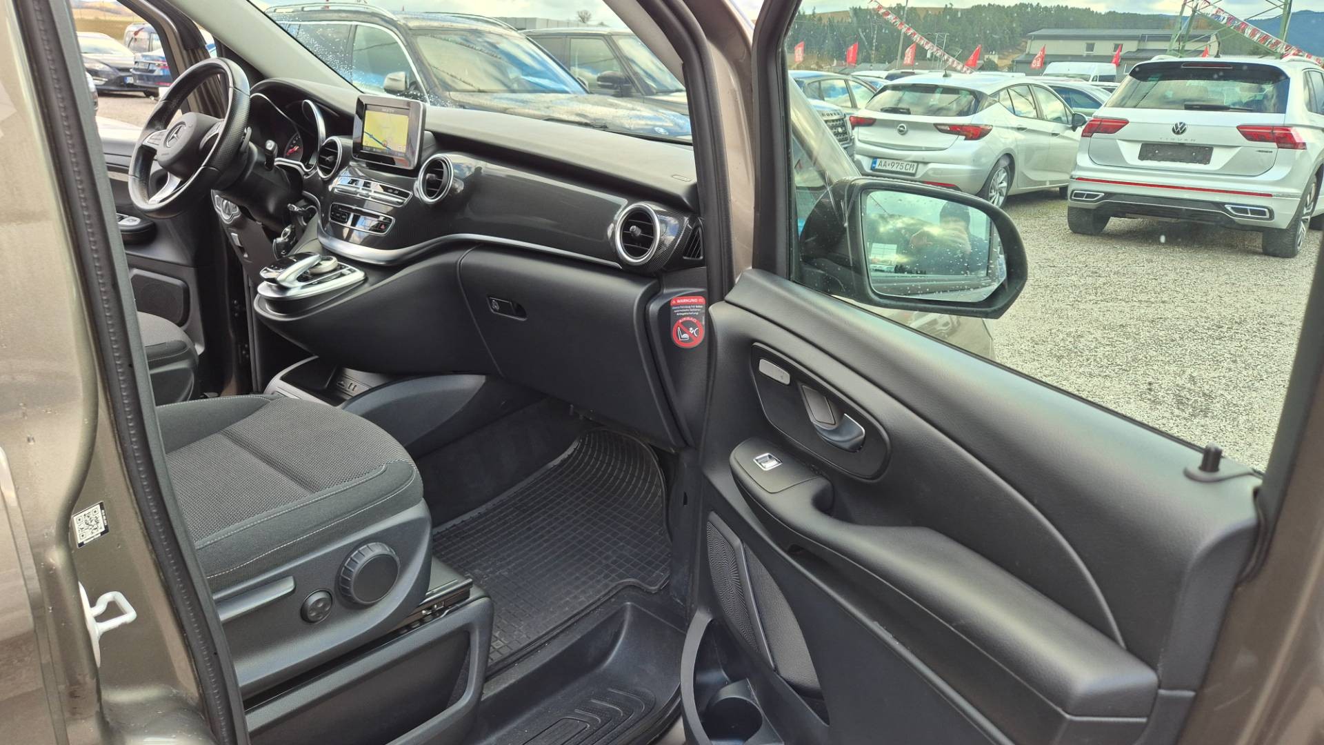 Mercedes-Benz V trieda V250 d kompakt 4MATIC A/T – Obrázok 25