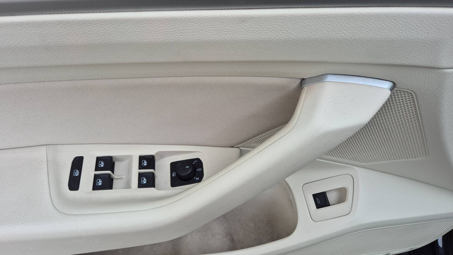 Volkswagen Passat 2.0 TDI BMT Comfortline – Obrázok 22