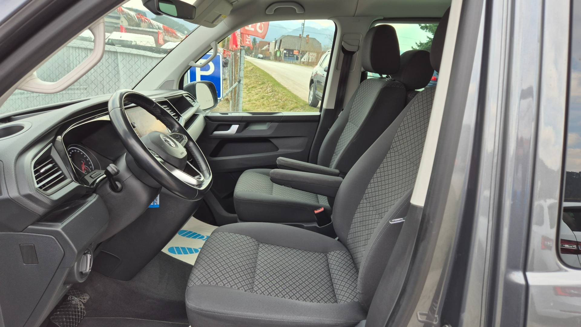 Volkswagen Multivan 2.0 TDI 150k Highline DSG – Obrázok 33