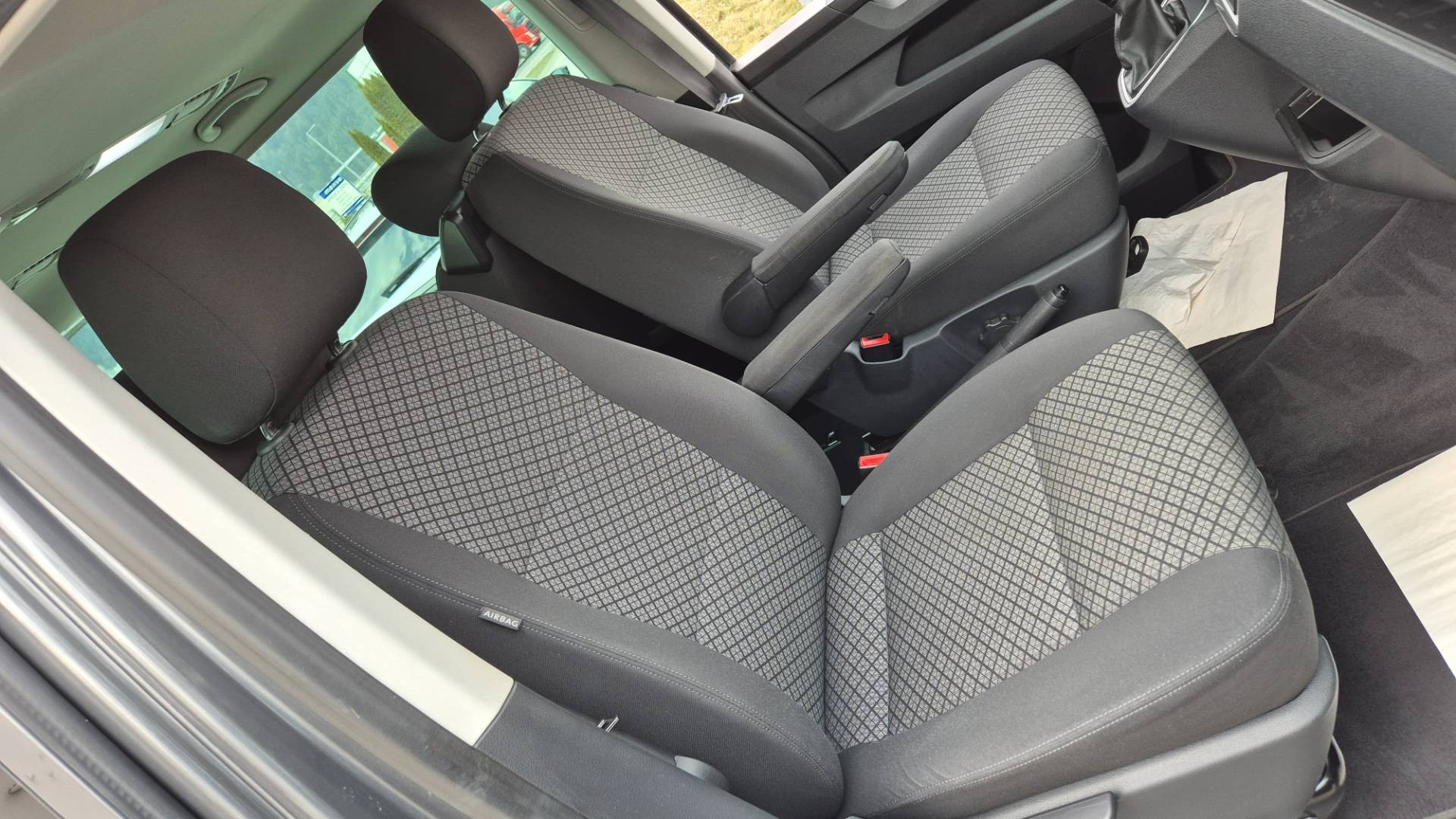 Volkswagen Multivan 2.0 TDI 150k Highline DSG – Obrázok 29