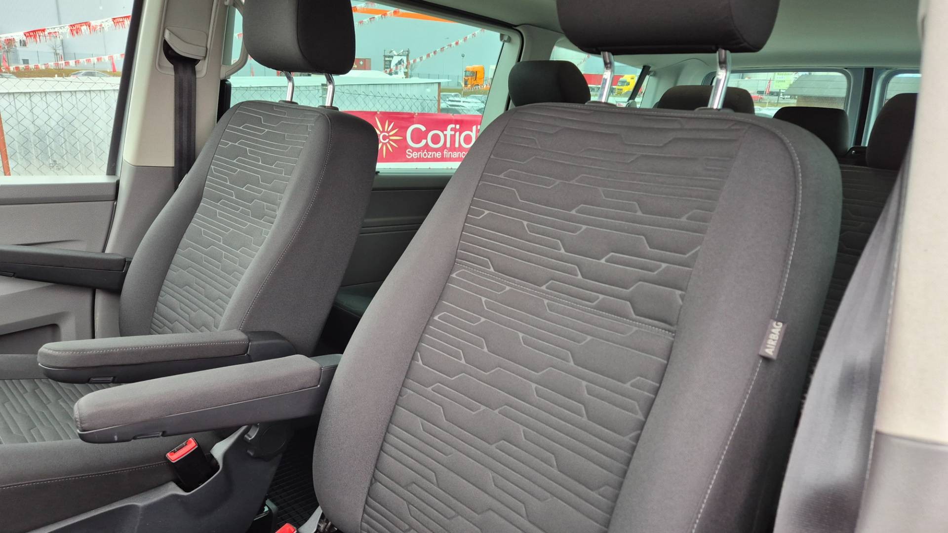 Volkswagen T6 Caravelle 2.0 TDI 150k KR Highline DSG – Obrázok 48