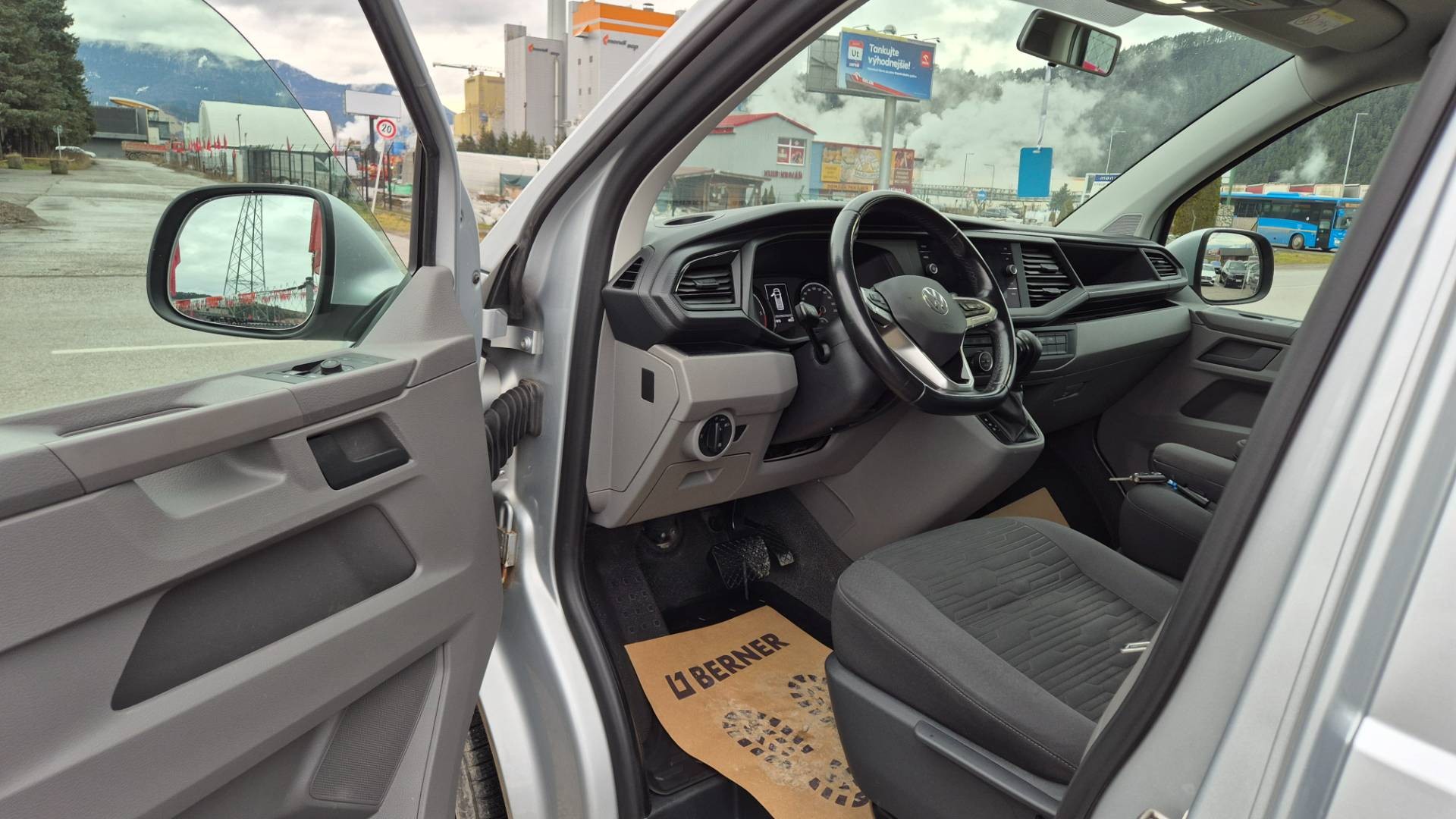 Volkswagen T6 Caravelle 2.0 TDI 150k KR Highline DSG – Obrázok 46