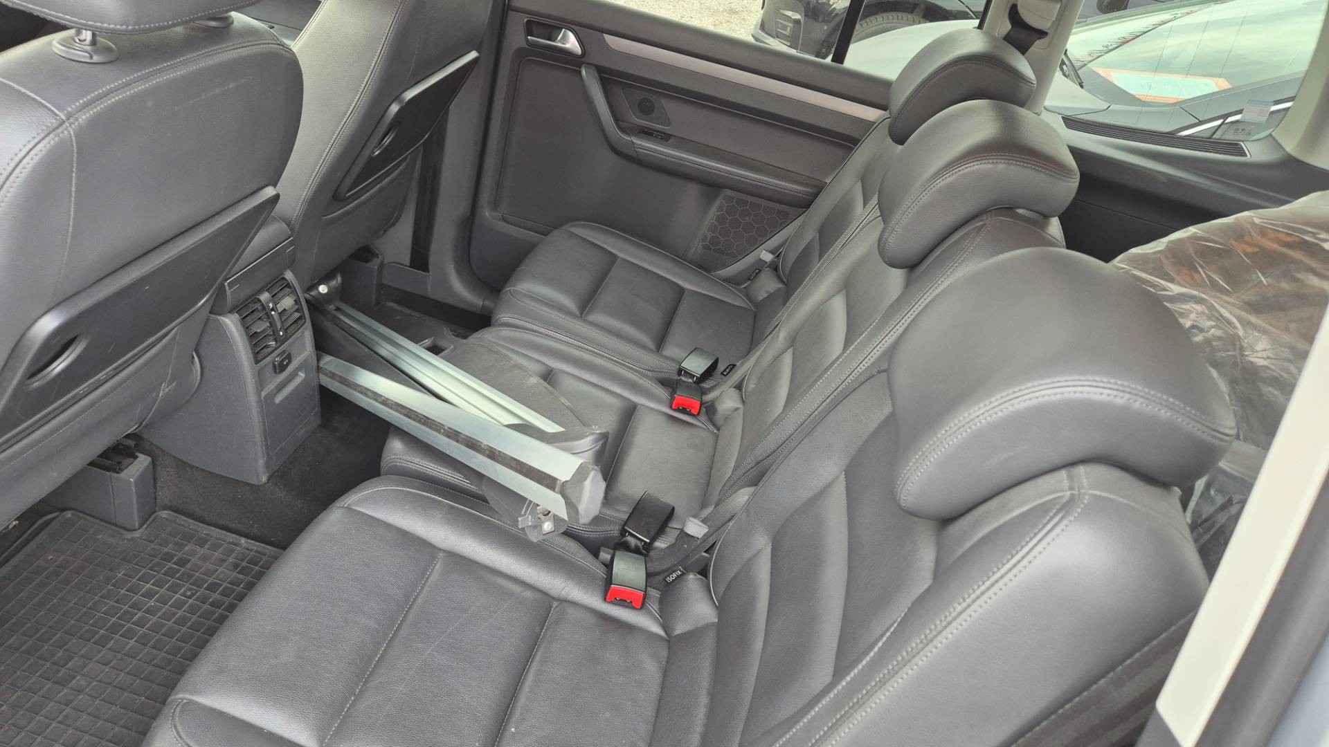 Volkswagen Touran 2.0 TDI Cross – Obrázok 24