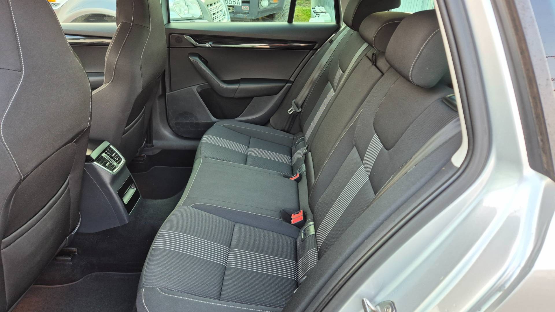 Škoda Octavia Combi 2.0 TDI Style DSG EU6 – Obrázok 22