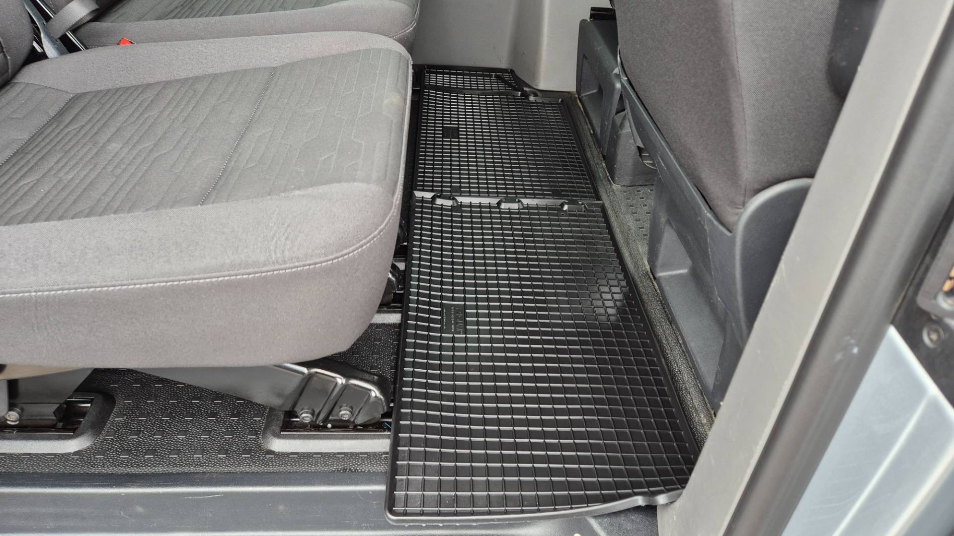 Volkswagen T6 Caravelle 2.0 TDI 150k KR Highline DSG – Obrázok 24