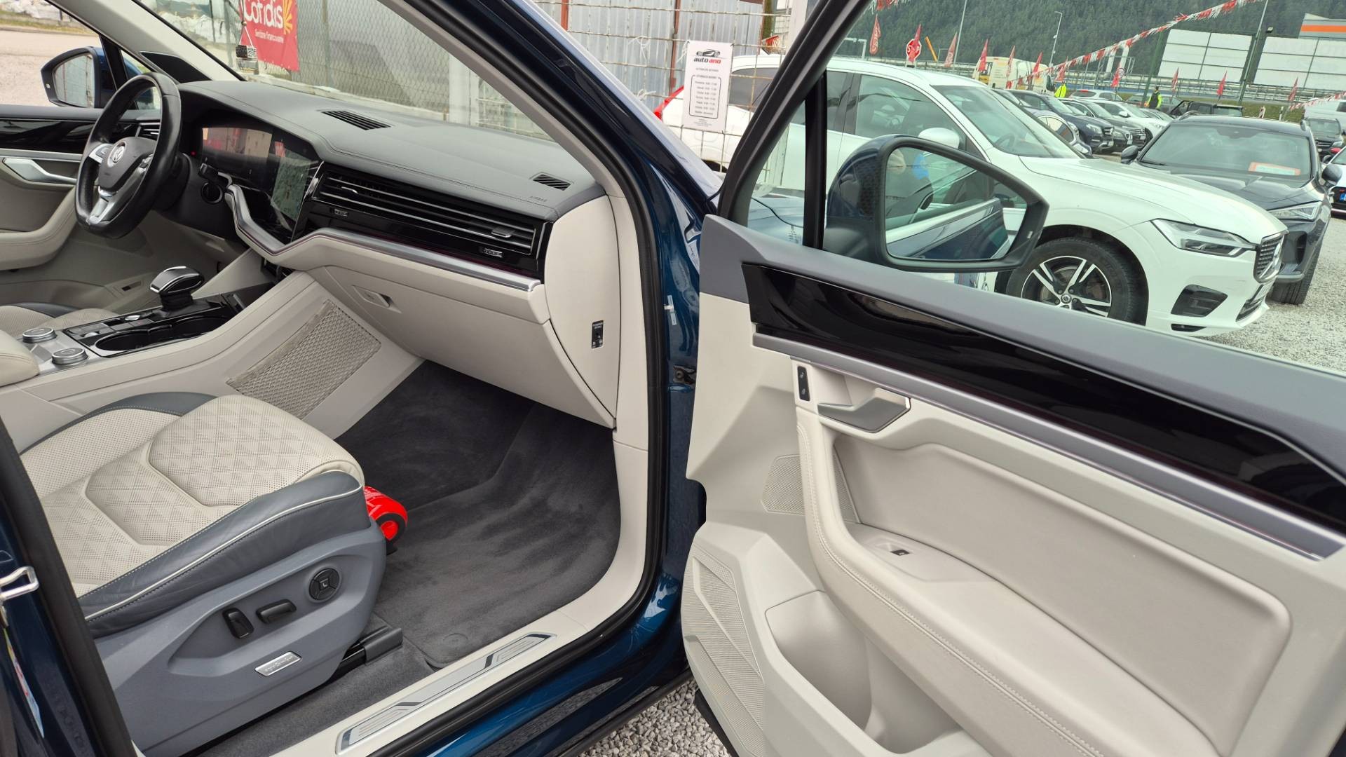 Volkswagen Touareg 3.0 V6 TDI SCR 286k Elegance 4Motion Tiptronic – Obrázok 34