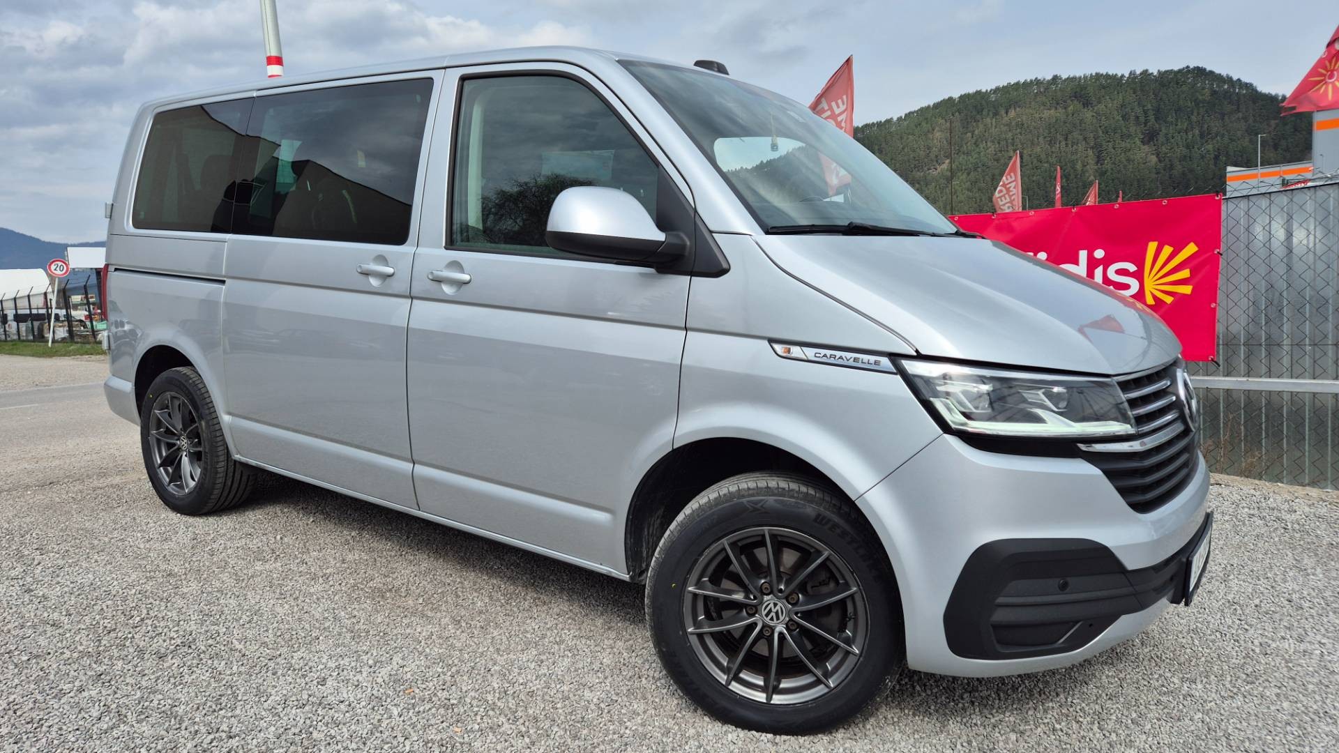 Volkswagen T6 Caravelle 2.0 TDI 150k KR Highline DSG – Obrázok 4