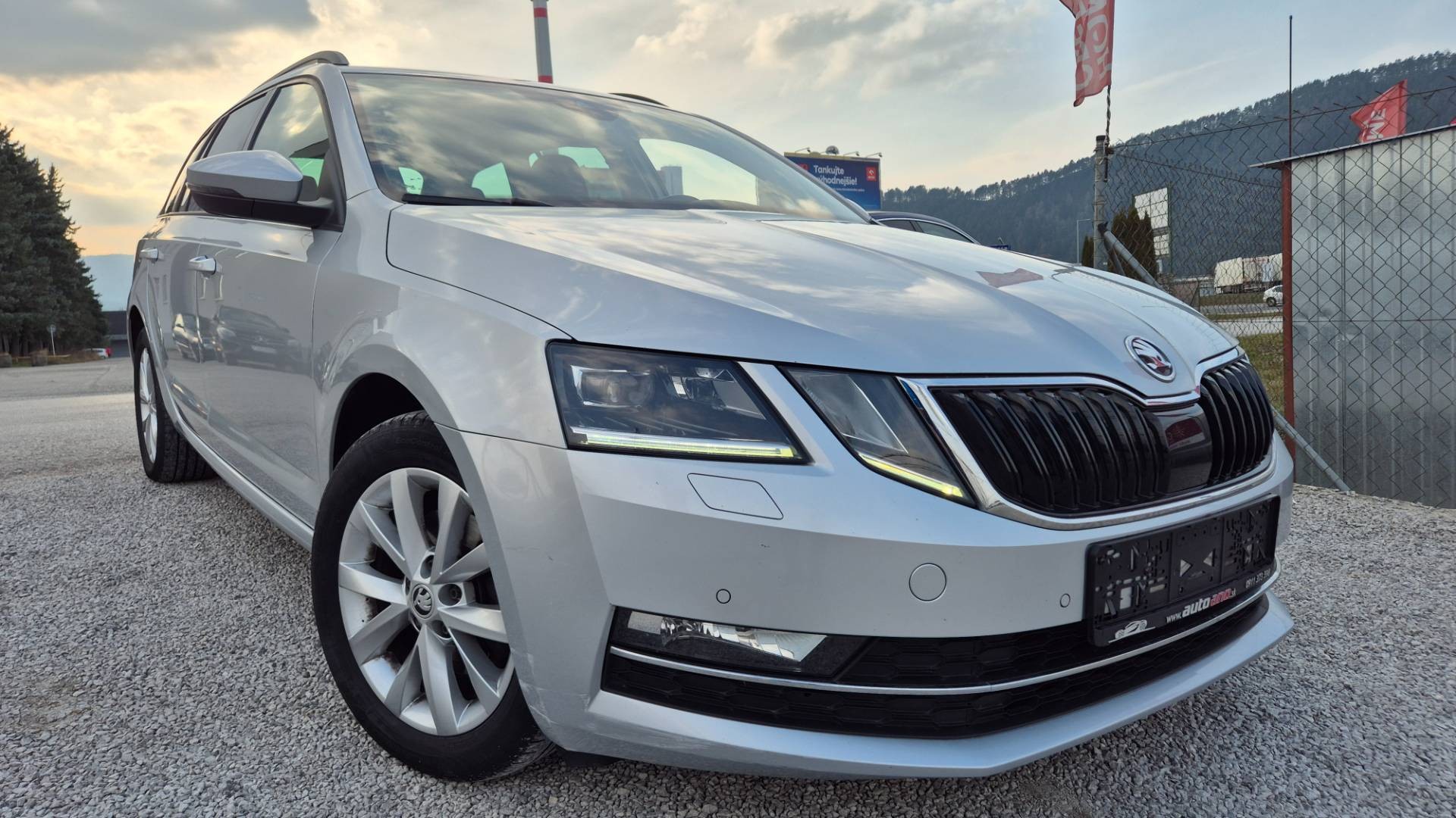 Škoda Octavia Combi 2.0 TDI Style DSG EU6 – Obrázok 3