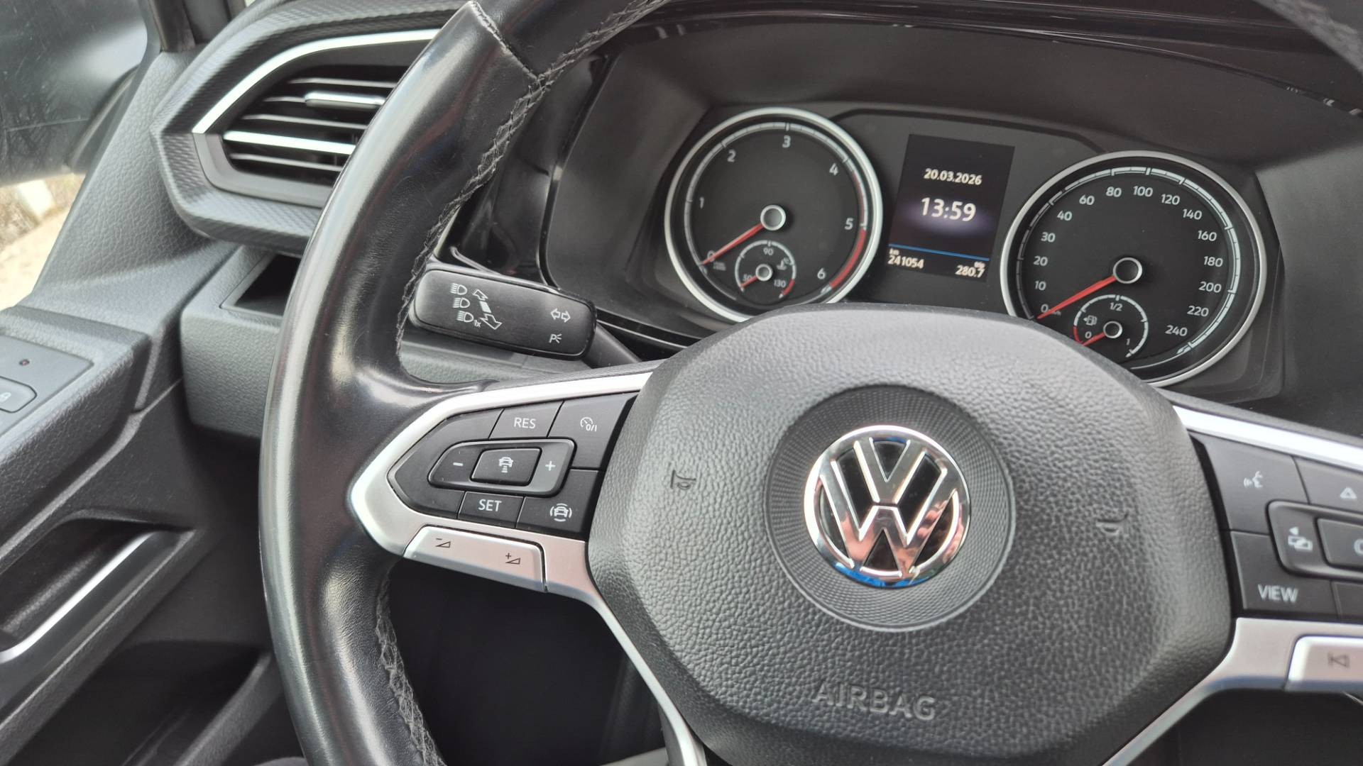 Volkswagen Multivan 2.0 TDI 150k Highline DSG – Obrázok 39