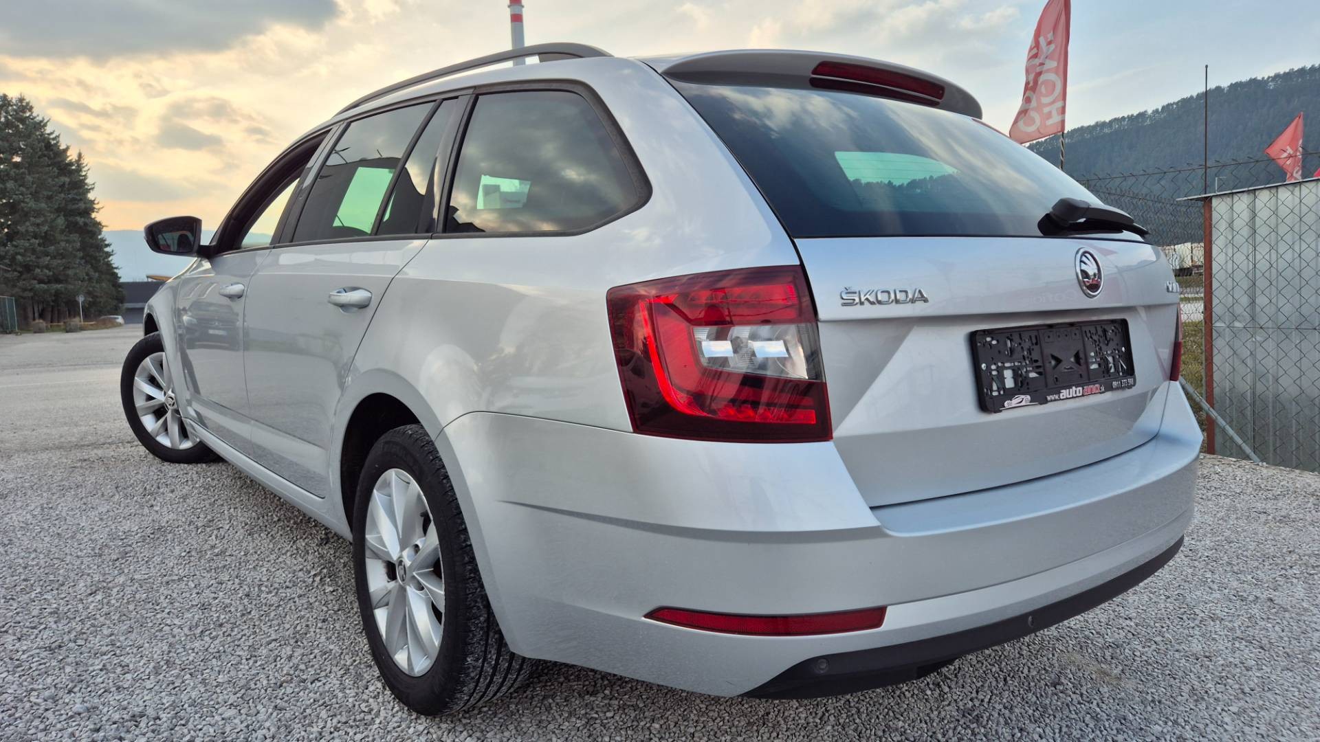 Škoda Octavia Combi 2.0 TDI Style DSG EU6 – Obrázok 16