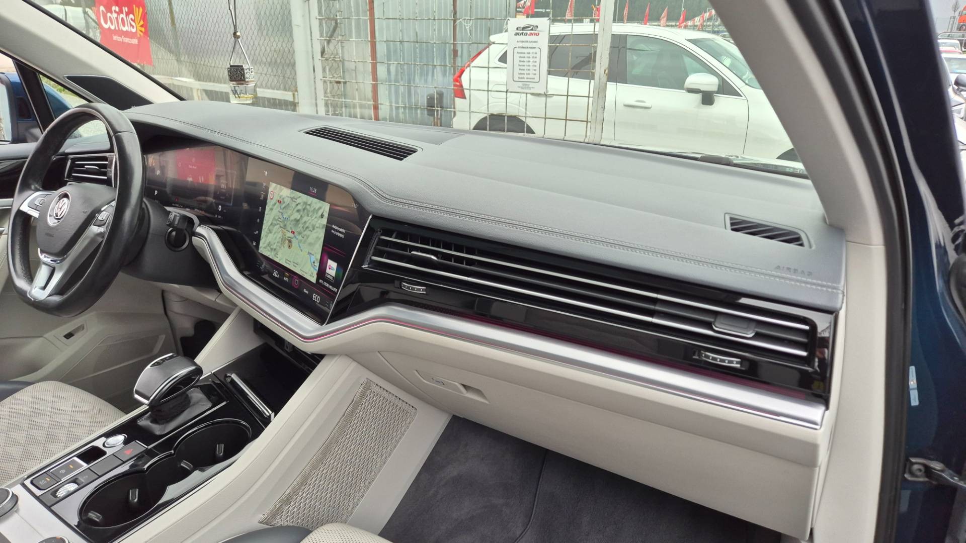 Volkswagen Touareg 3.0 V6 TDI SCR 286k Elegance 4Motion Tiptronic – Obrázok 37