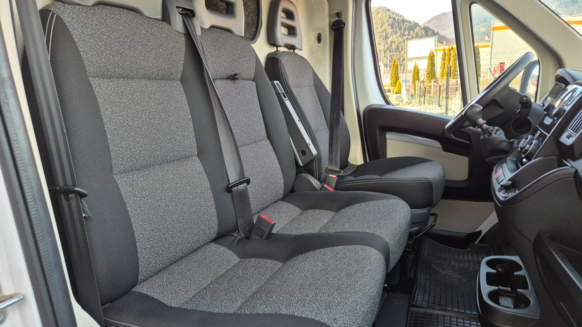 Fiat Ducato 2.3 MultiJet 150k E6 izoterma 110kW – Obrázok 31