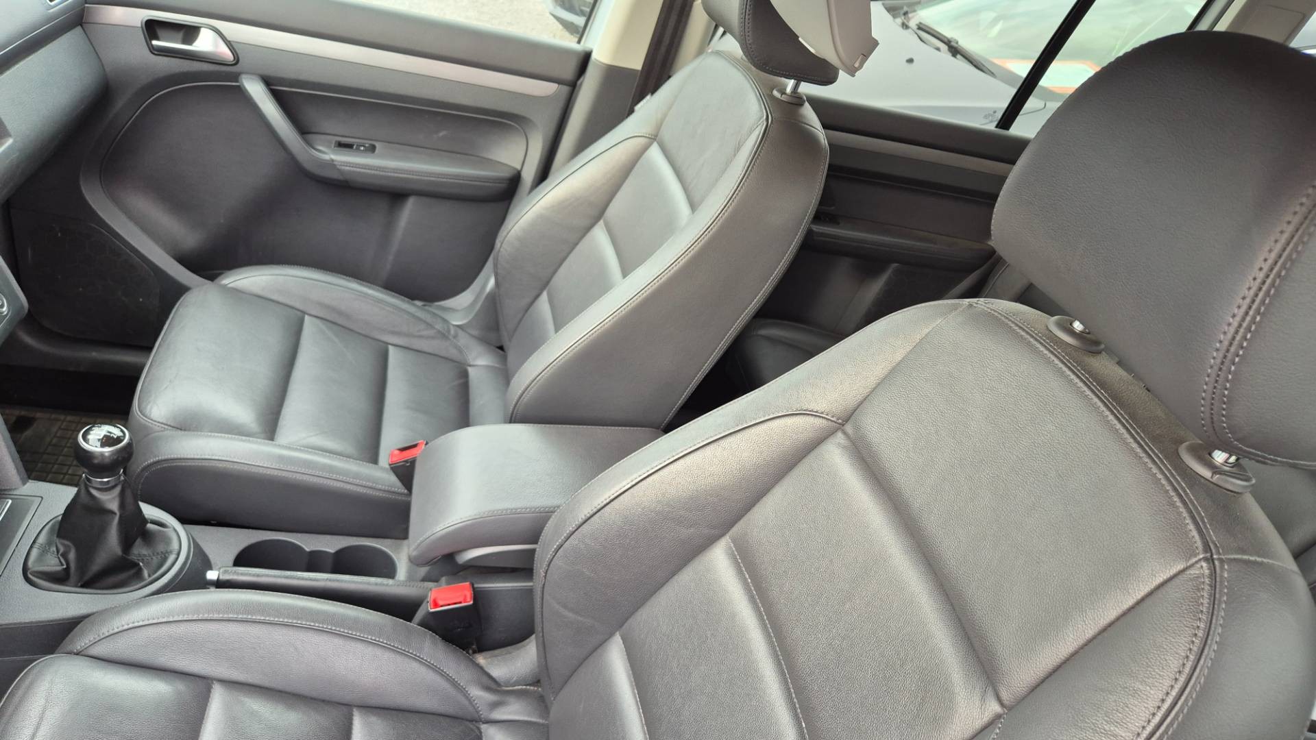 Volkswagen Touran 2.0 TDI Cross – Obrázok 26