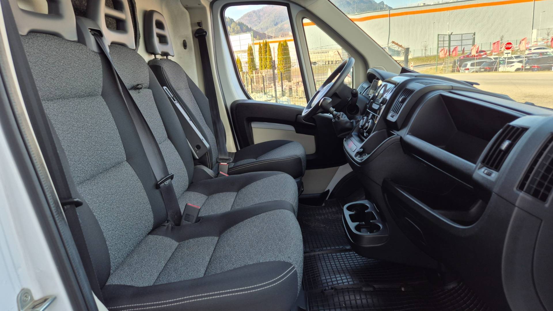 Fiat Ducato 2.3 MultiJet 150k E6 izoterma 110kW – Obrázok 30