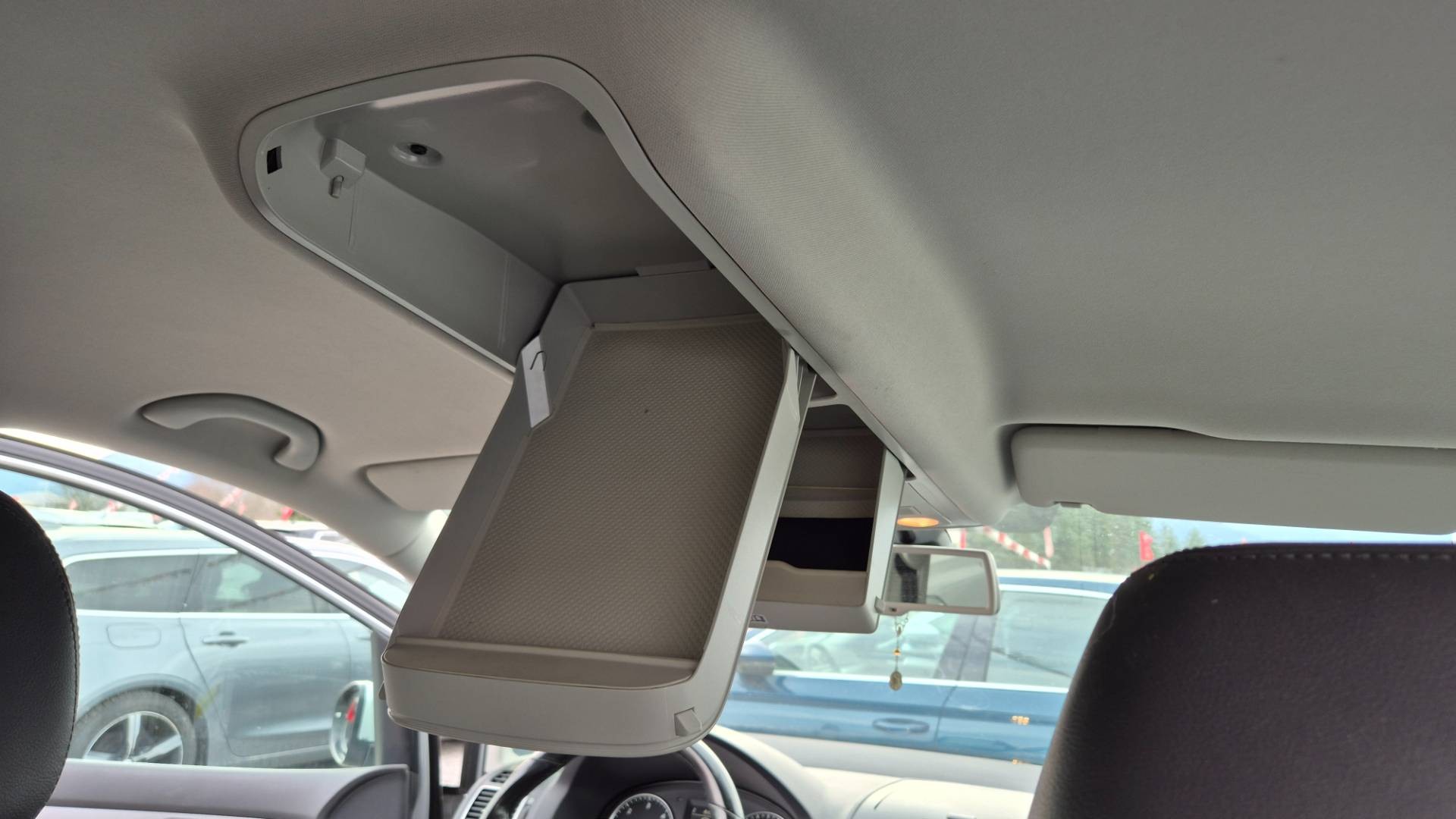 Volkswagen Touran 2.0 TDI Cross – Obrázok 23