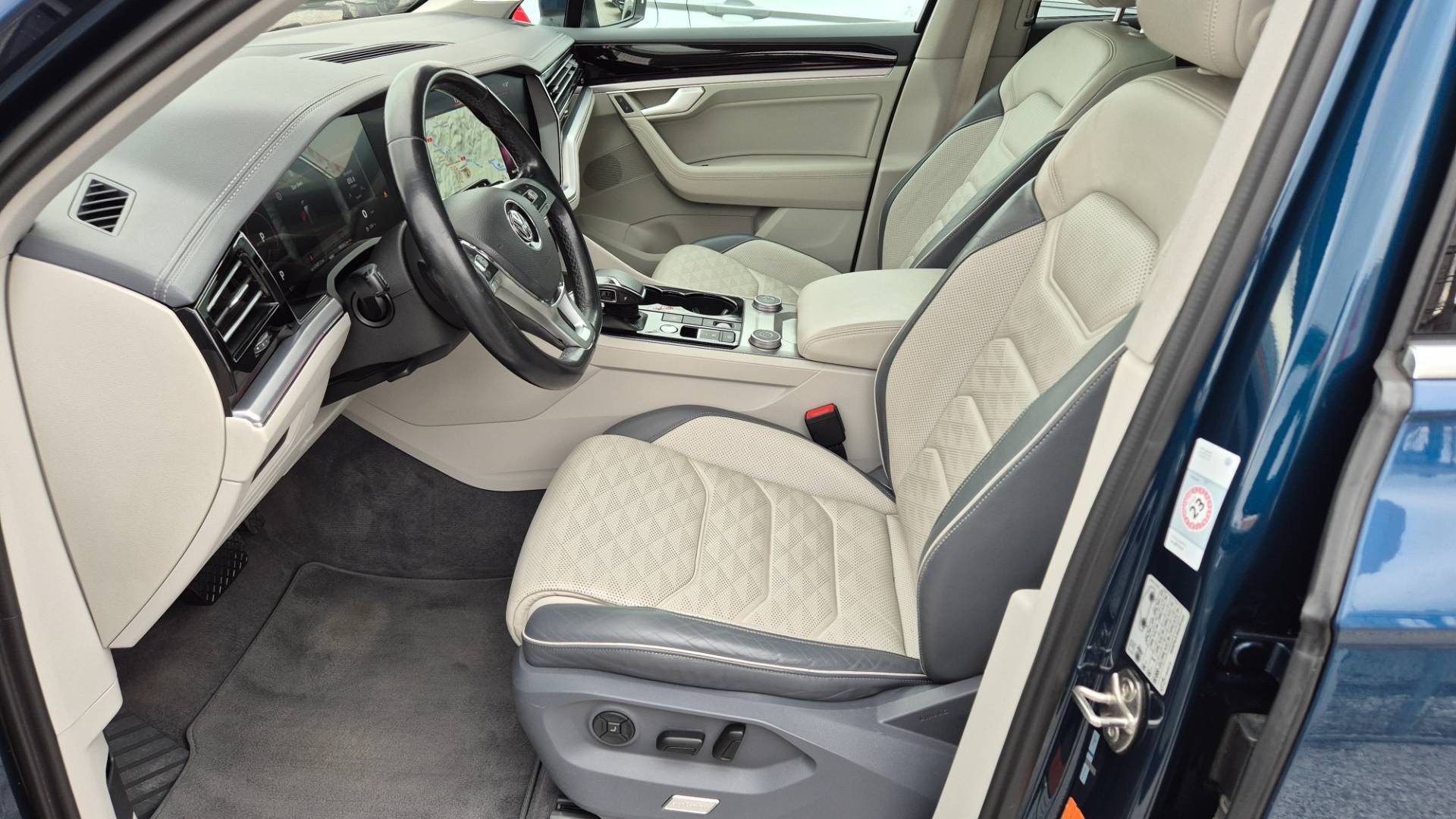 Volkswagen Touareg 3.0 V6 TDI SCR 286k Elegance 4Motion Tiptronic – Obrázok 28