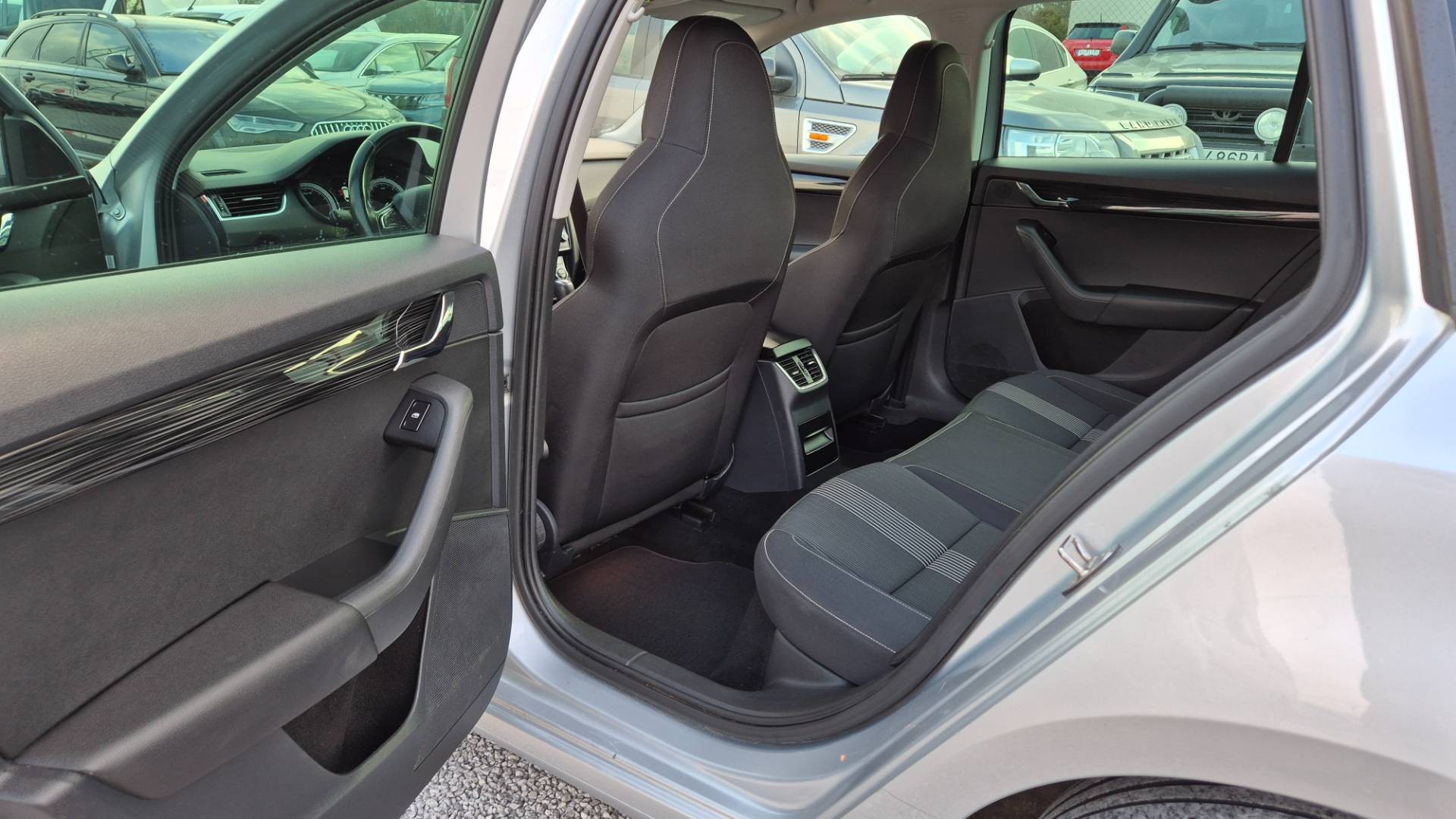 Škoda Octavia Combi 2.0 TDI Style DSG EU6 – Obrázok 21