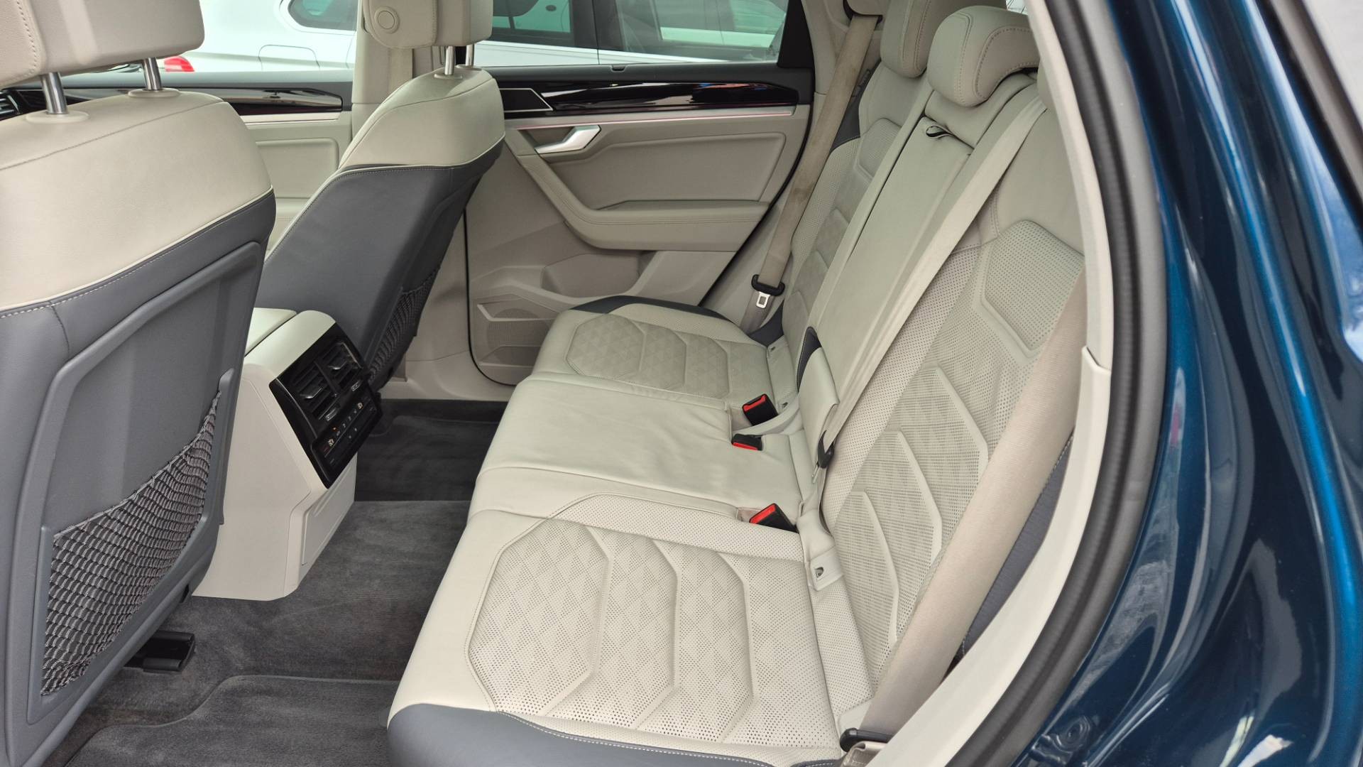 Volkswagen Touareg 3.0 V6 TDI SCR 286k Elegance 4Motion Tiptronic – Obrázok 23