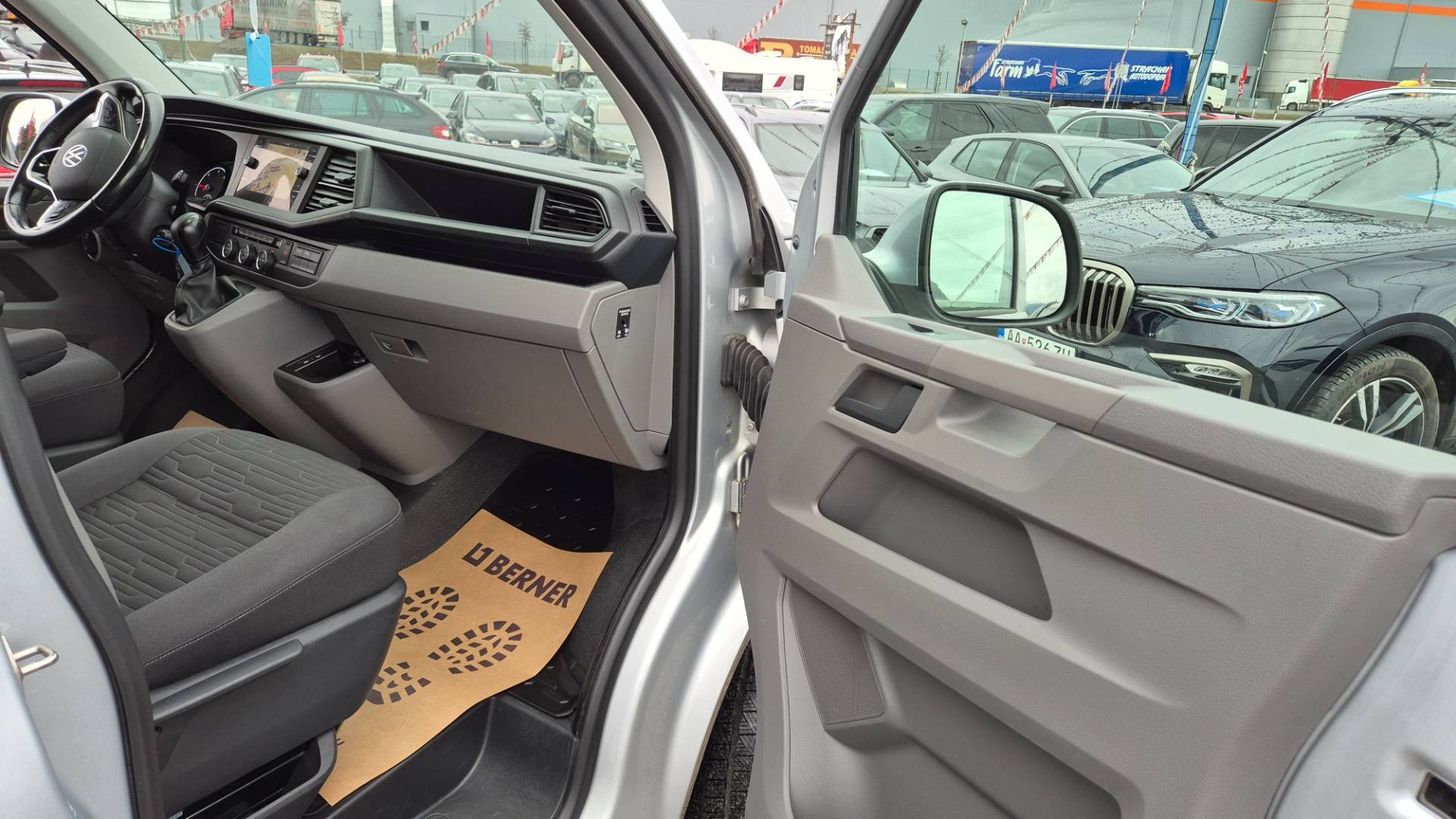 Volkswagen T6 Caravelle 2.0 TDI 150k KR Highline DSG – Obrázok 29