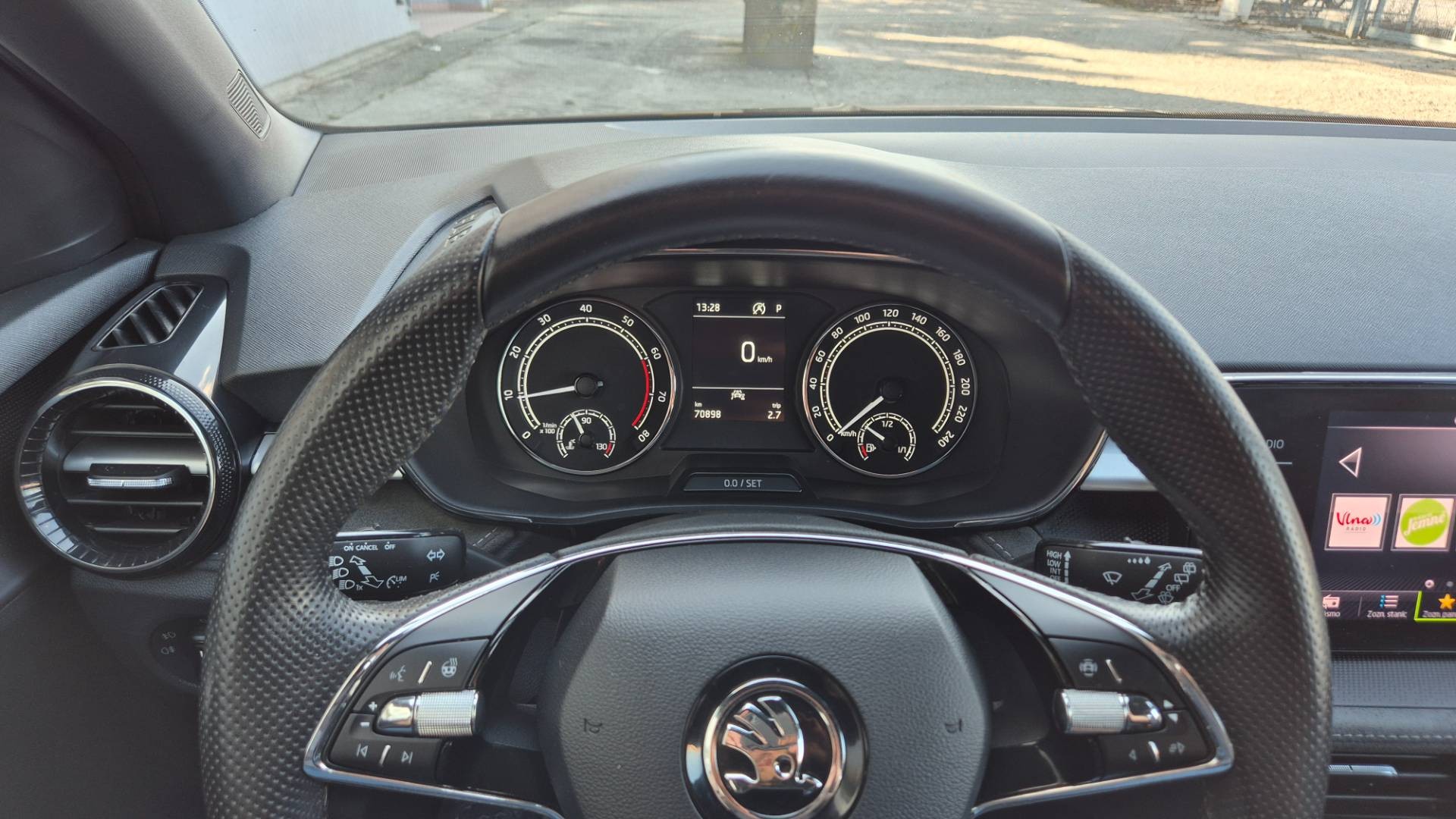 Škoda Fabia 1.5 TSI Style DSG – Obrázok 18