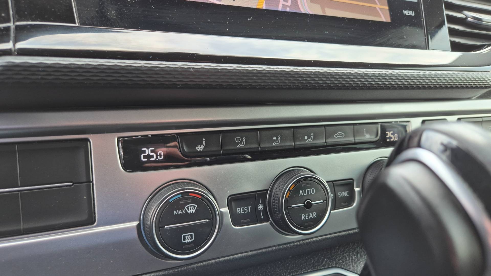 Volkswagen Multivan 2.0 TDI 150k Highline DSG – Obrázok 36