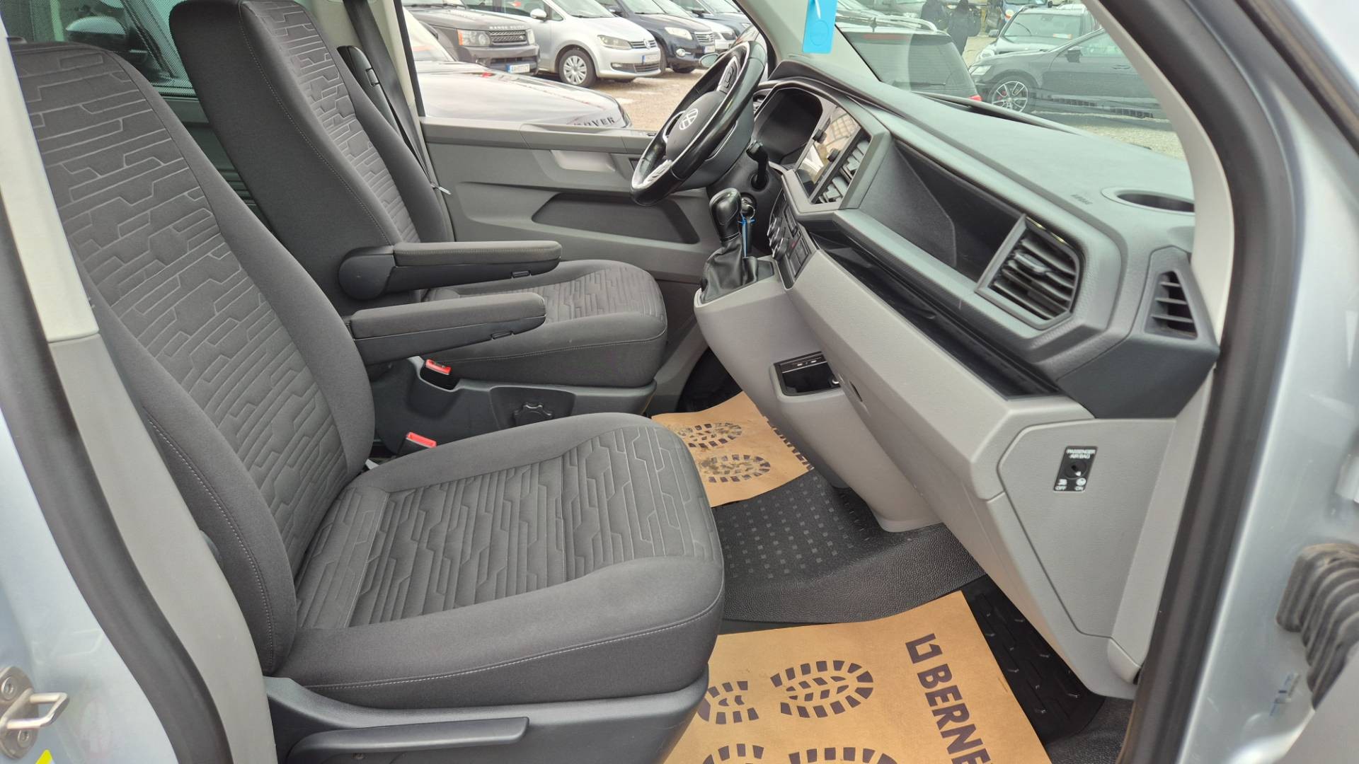 Volkswagen T6 Caravelle 2.0 TDI 150k KR Highline DSG – Obrázok 30