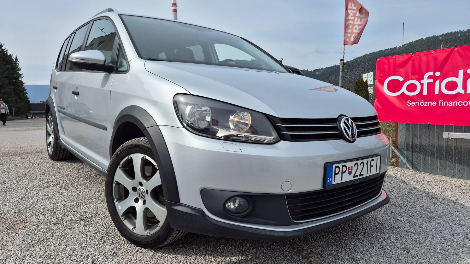 Volkswagen Touran 2.0 TDI Cross – Obrázok 4