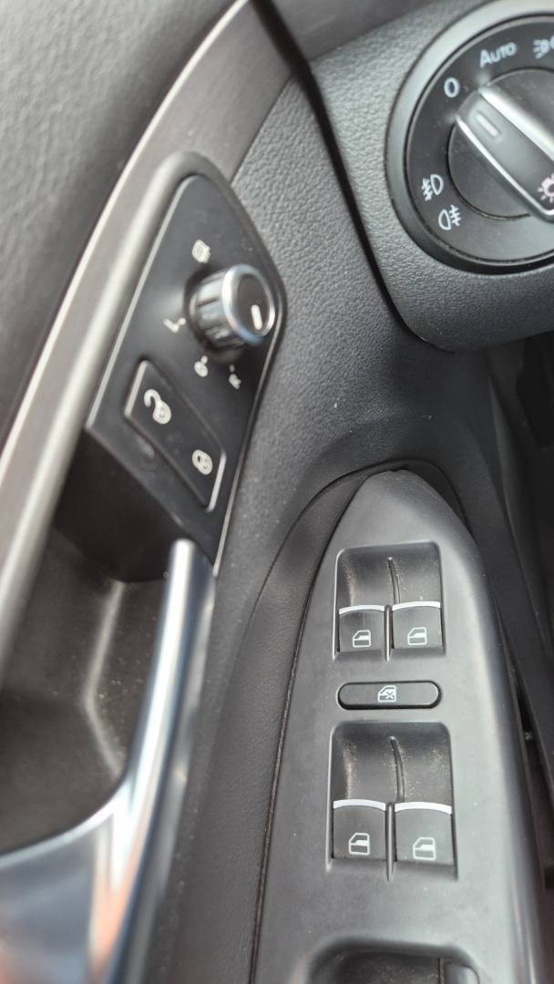 Volkswagen Touran 2.0 TDI Cross – Obrázok 28